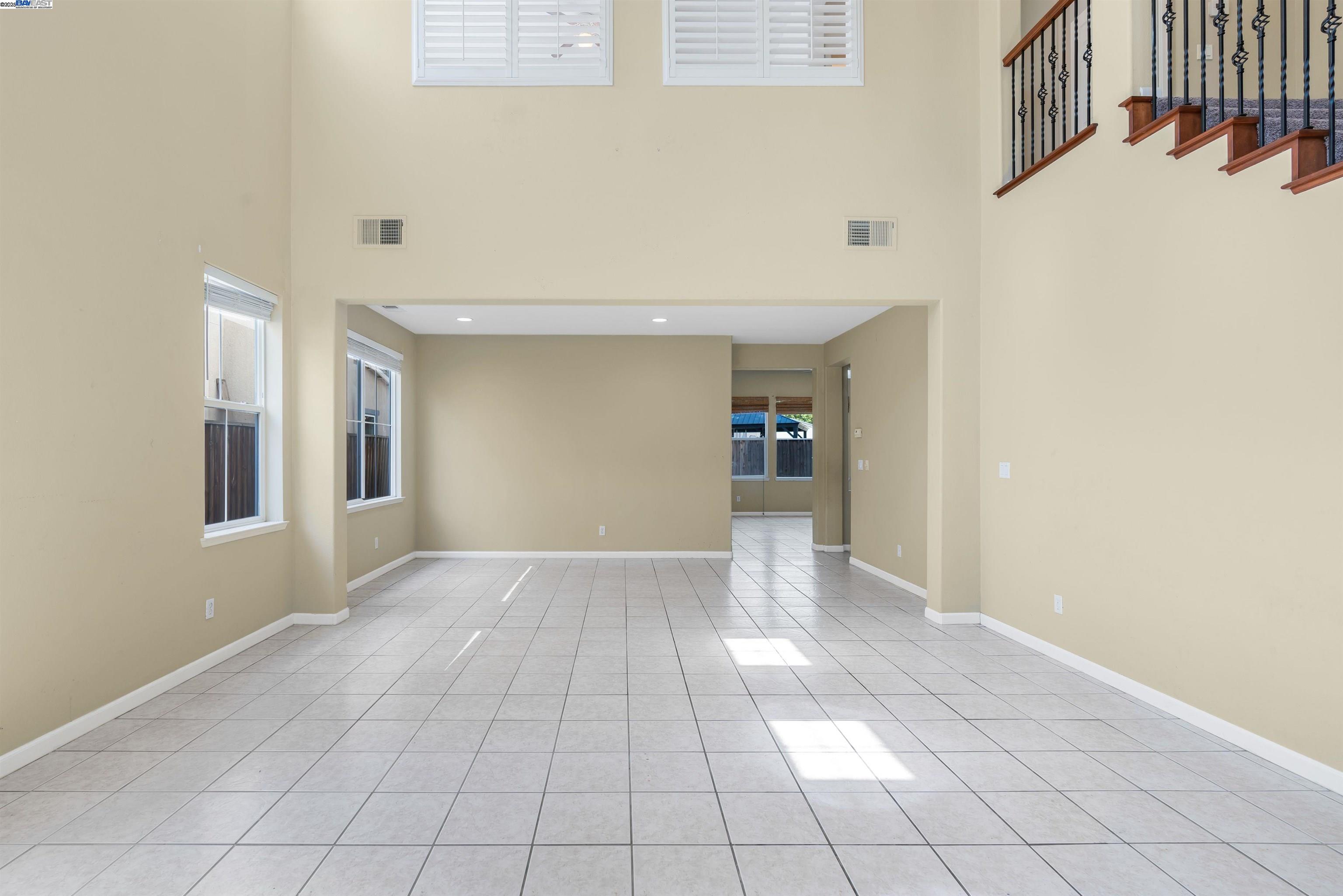 Detail Gallery Image 12 of 59 For 423 Riley Ct, Tracy,  CA 95377 - 5 Beds | 4/1 Baths