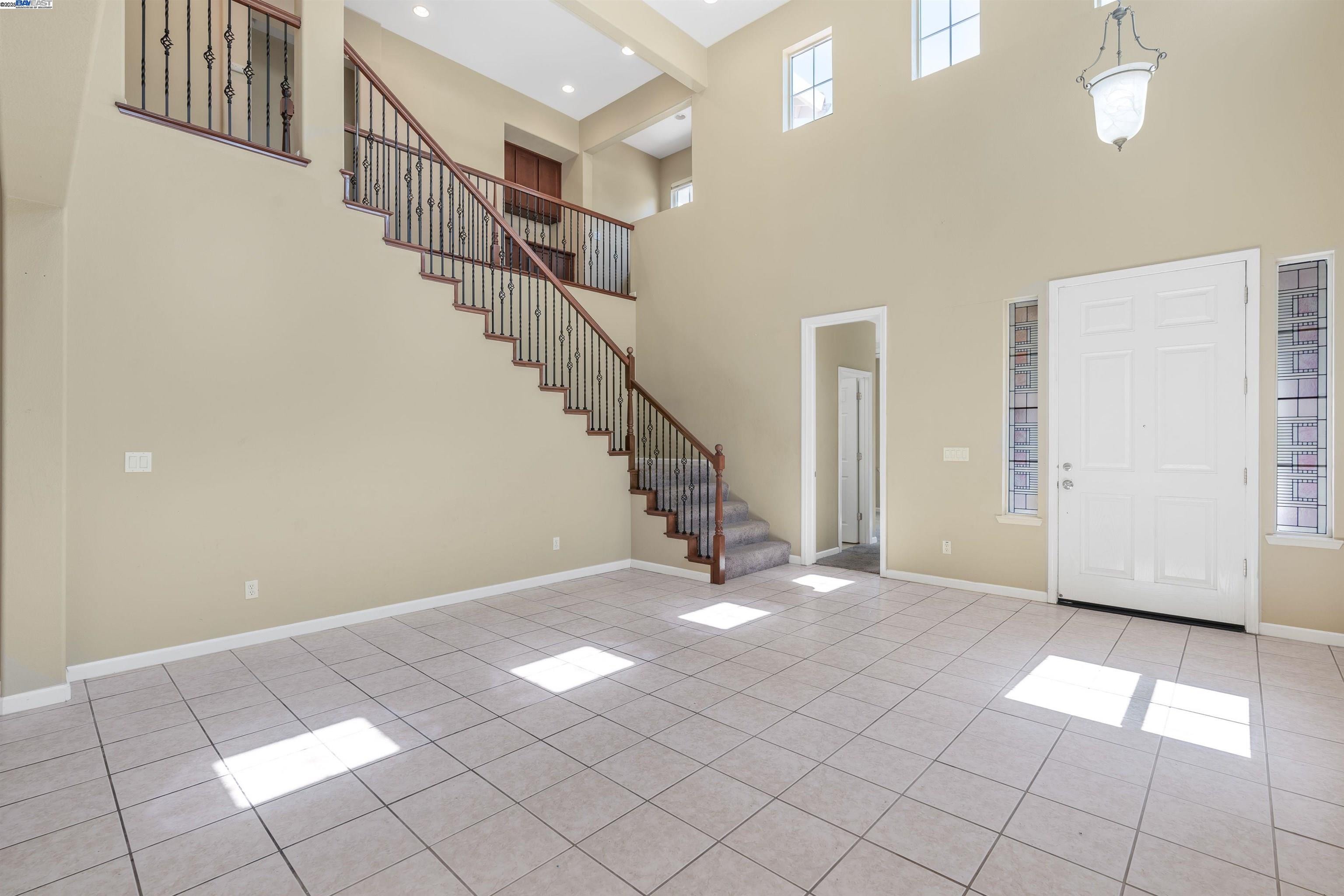 Detail Gallery Image 14 of 59 For 423 Riley Ct, Tracy,  CA 95377 - 5 Beds | 4/1 Baths