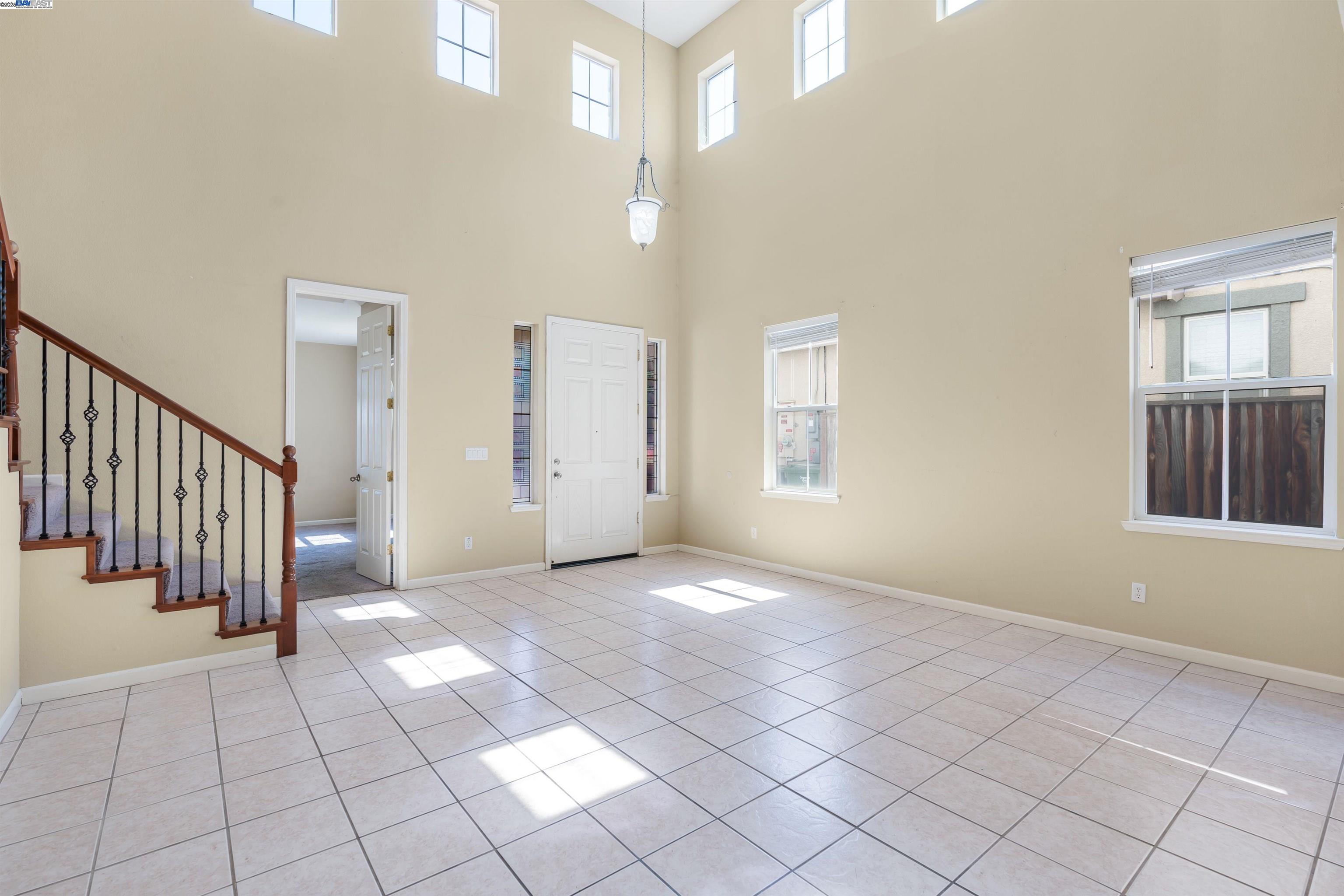 Detail Gallery Image 15 of 59 For 423 Riley Ct, Tracy,  CA 95377 - 5 Beds | 4/1 Baths