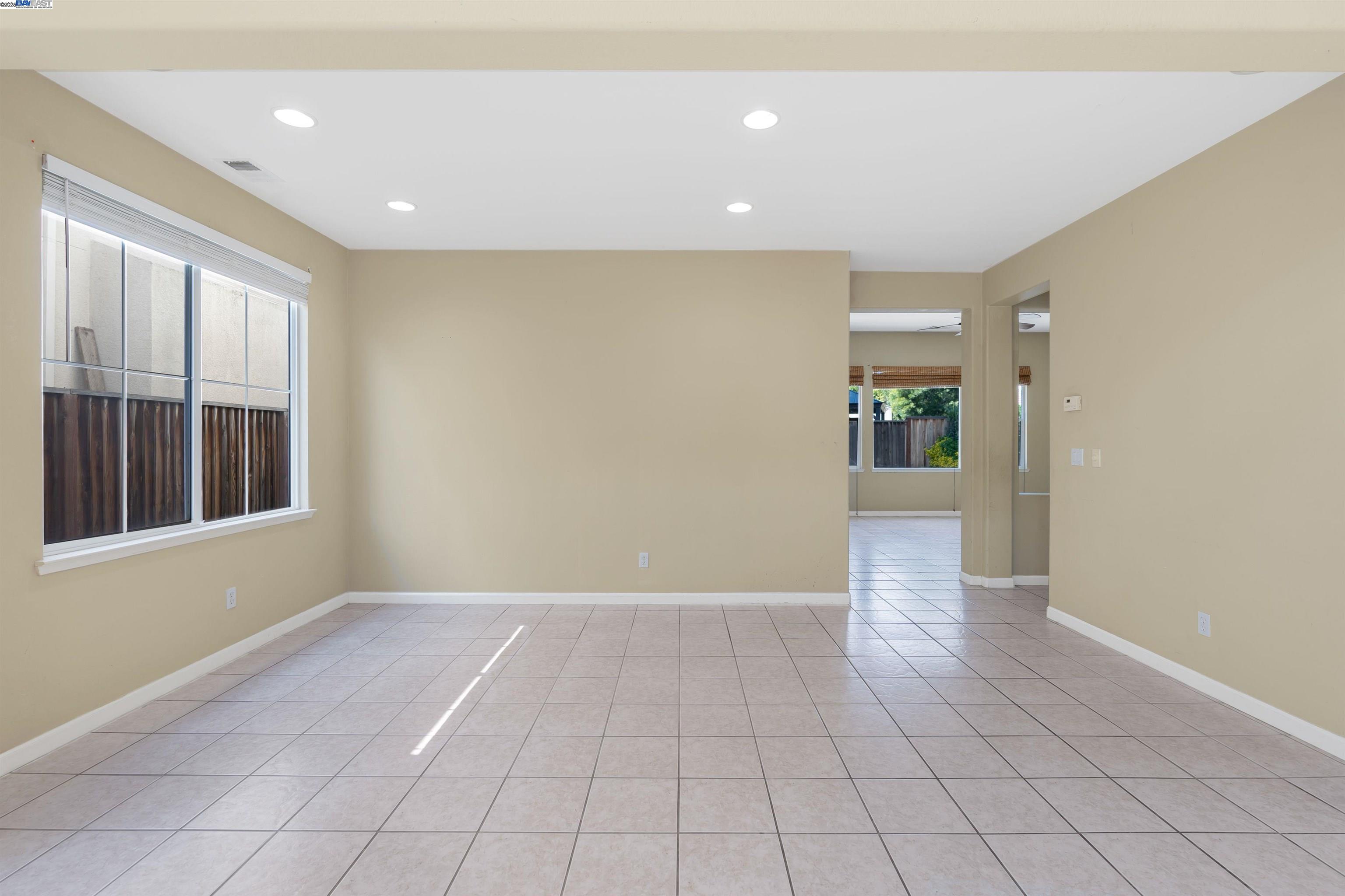 Detail Gallery Image 16 of 59 For 423 Riley Ct, Tracy,  CA 95377 - 5 Beds | 4/1 Baths