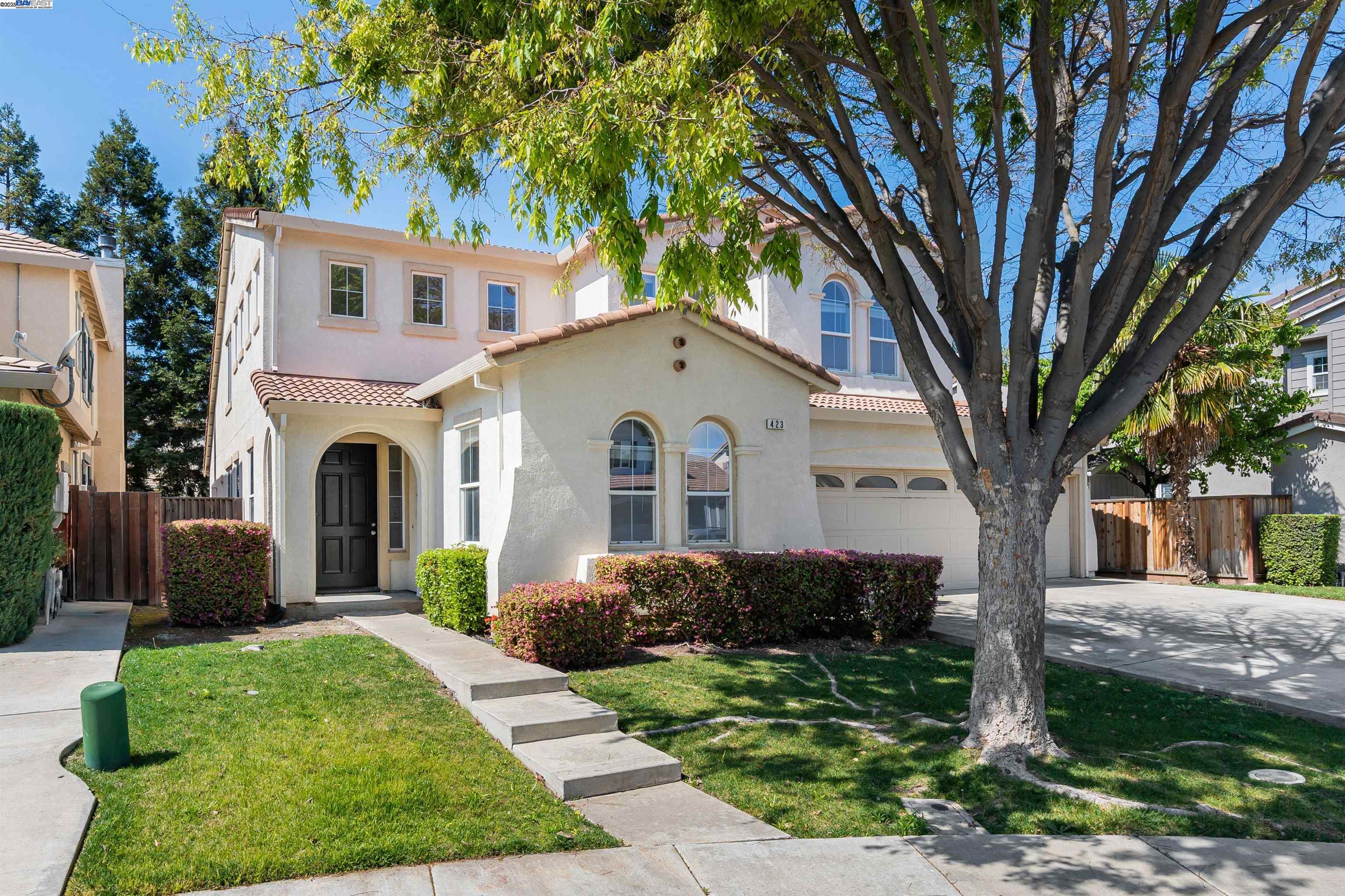 Detail Gallery Image 3 of 59 For 423 Riley Ct, Tracy,  CA 95377 - 5 Beds | 4/1 Baths