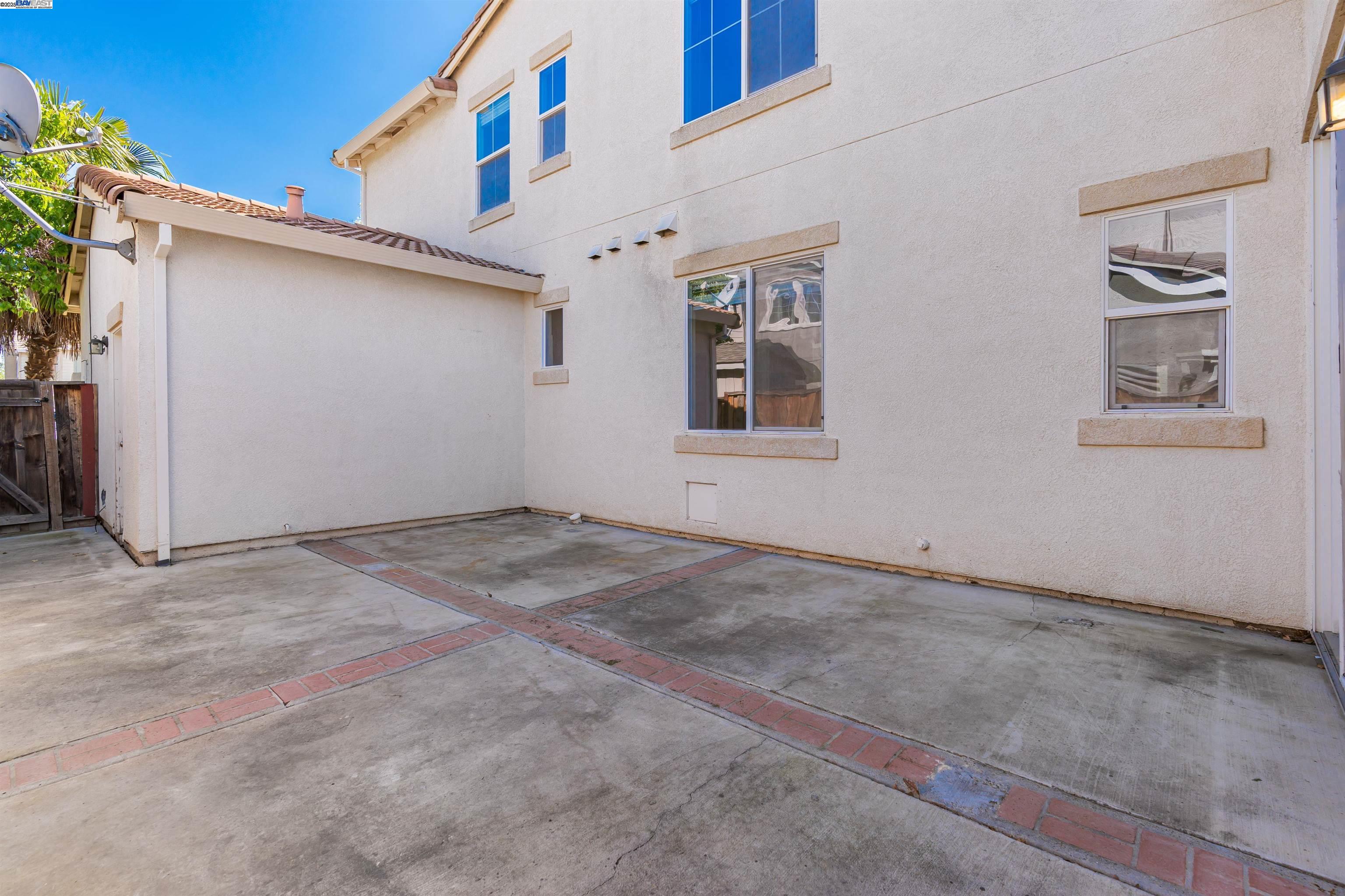 Detail Gallery Image 4 of 59 For 423 Riley Ct, Tracy,  CA 95377 - 5 Beds | 4/1 Baths