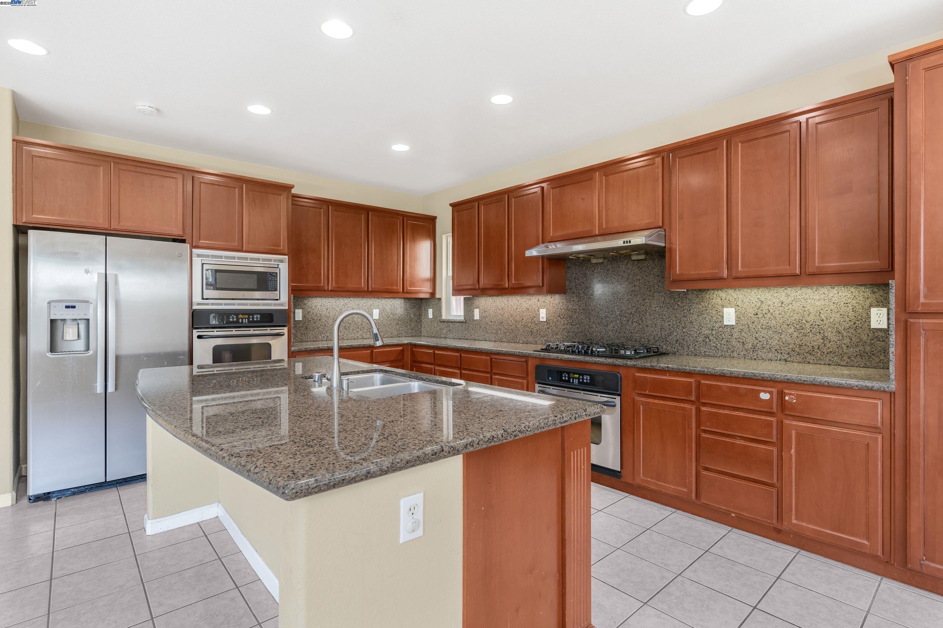 Detail Gallery Image 36 of 59 For 423 Riley Ct, Tracy,  CA 95377 - 5 Beds | 4/1 Baths