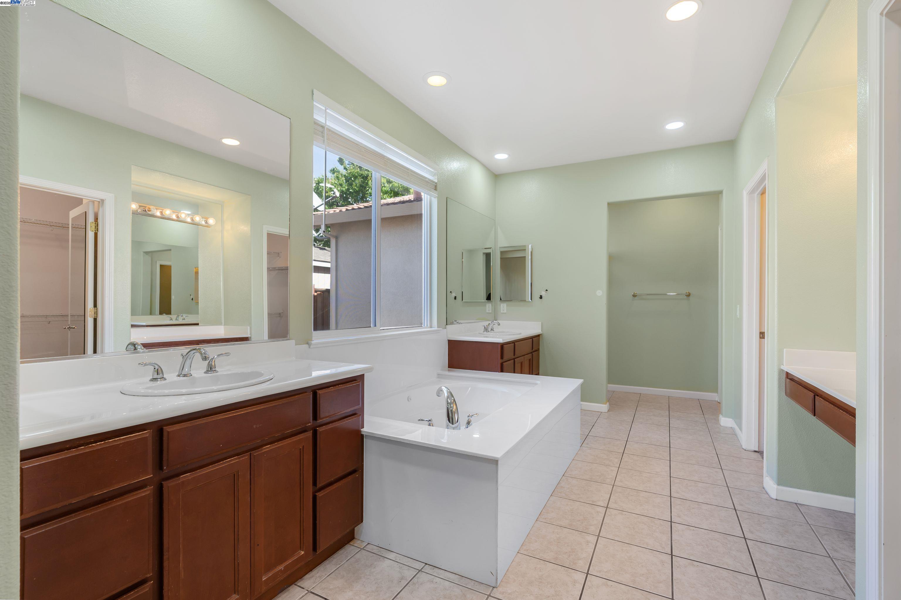 Detail Gallery Image 40 of 59 For 423 Riley Ct, Tracy,  CA 95377 - 5 Beds | 4/1 Baths