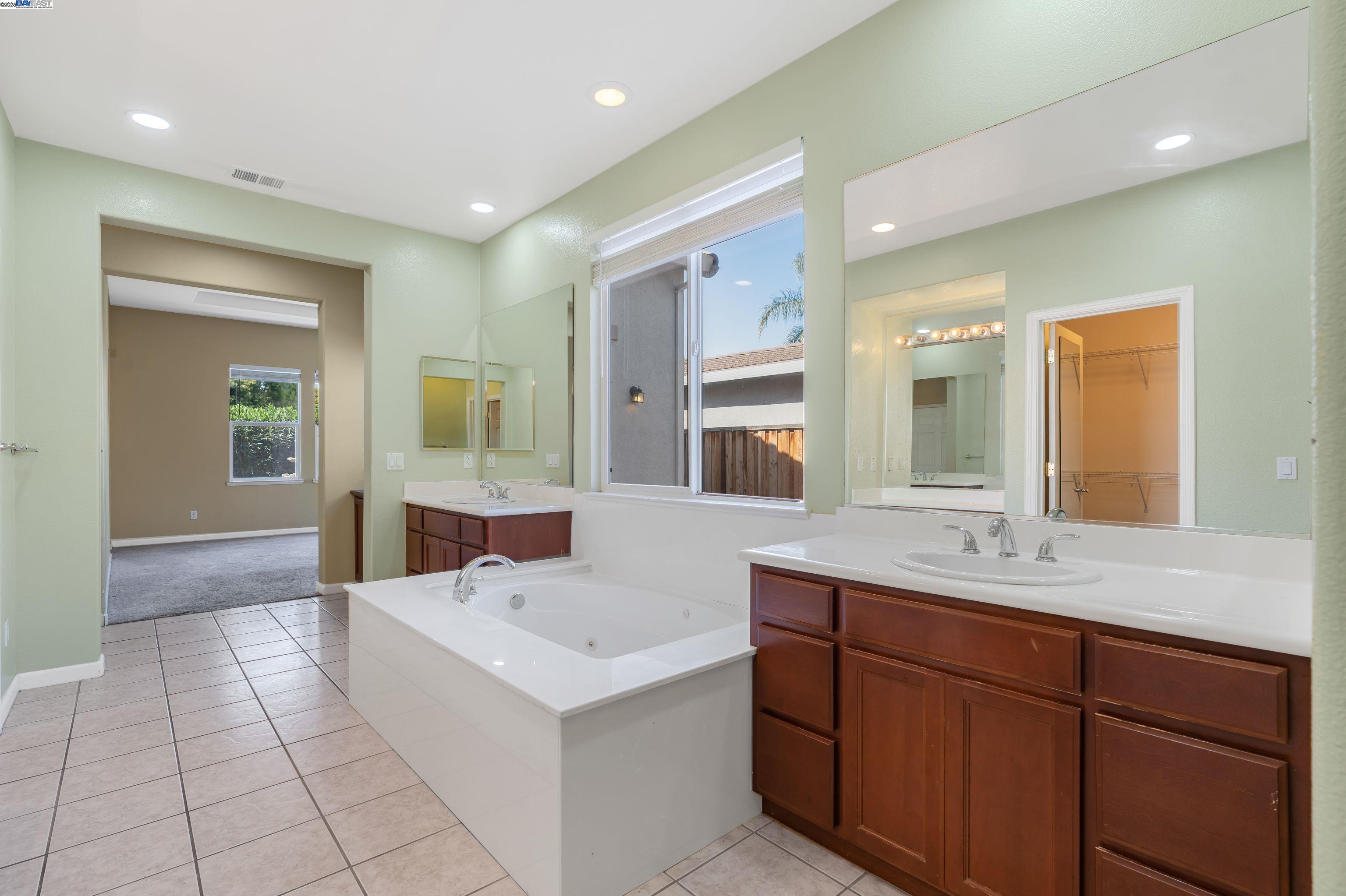 Detail Gallery Image 41 of 59 For 423 Riley Ct, Tracy,  CA 95377 - 5 Beds | 4/1 Baths