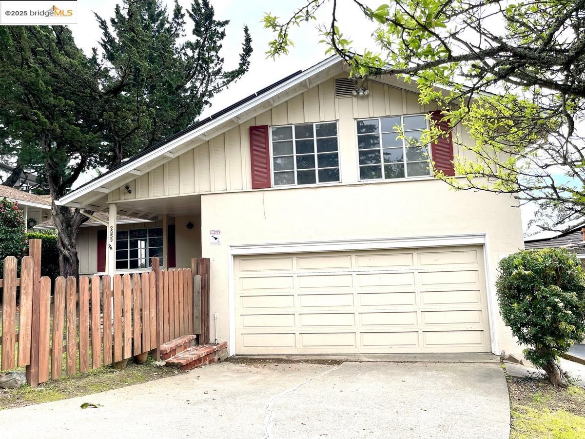 Detail Gallery Image 1 of 1 For 2859 Burton Dr, Oakland,  CA 94611 - 3 Beds | 2/1 Baths