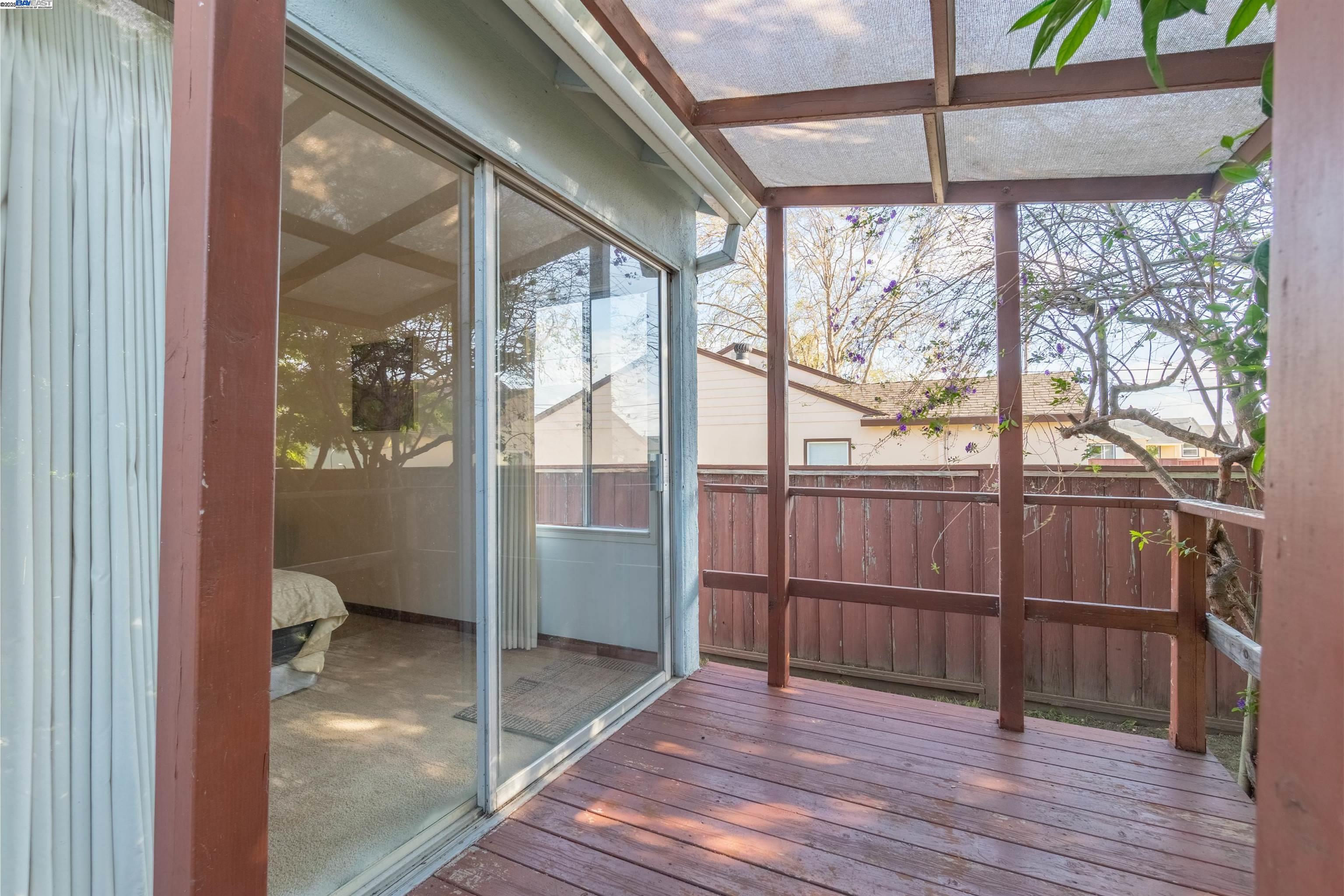 property-img