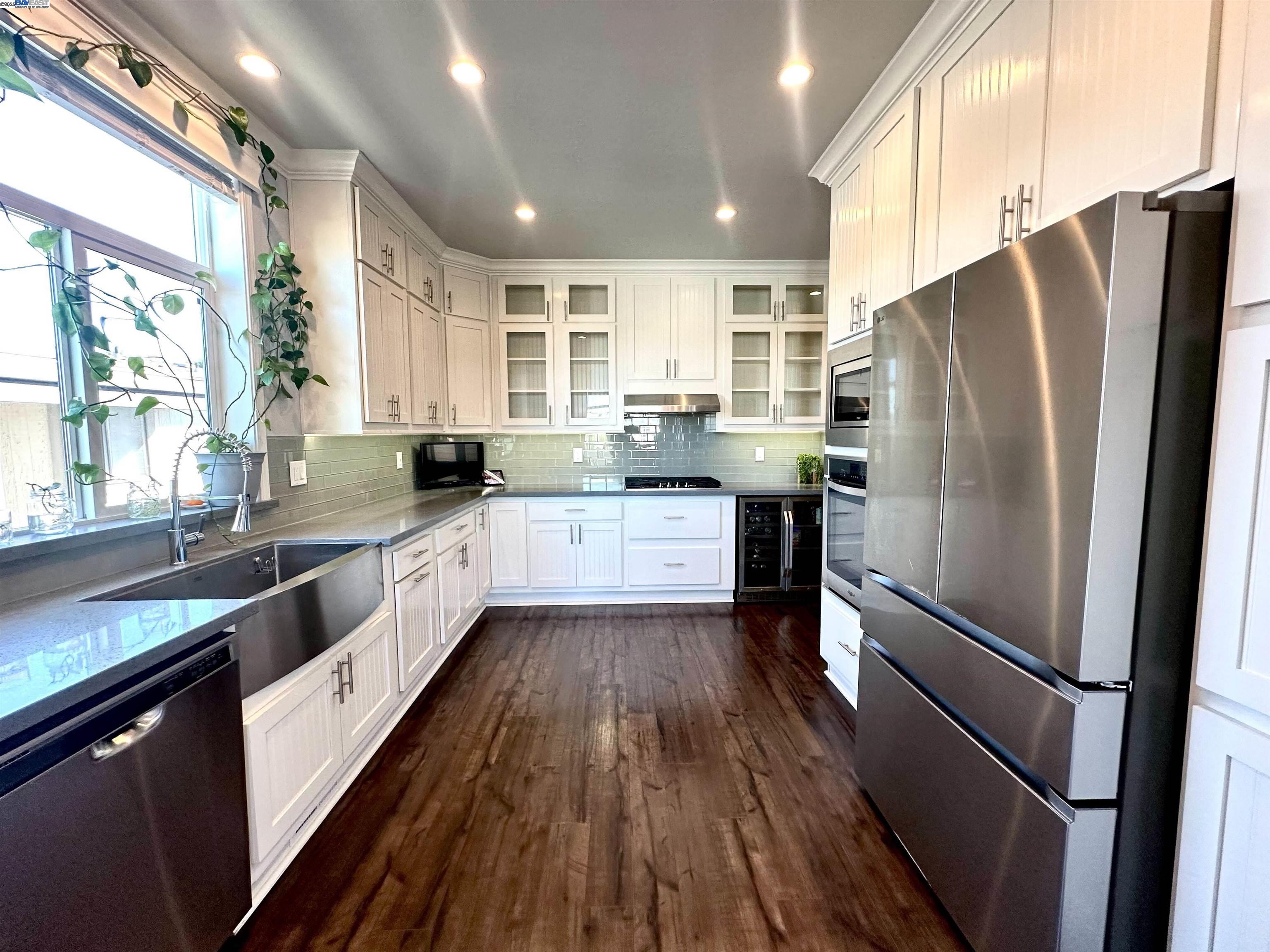 Detail Gallery Image 4 of 19 For 2684 Whispering Hills Rd #2684,  San Jose,  CA 95148 - 3 Beds | 2 Baths