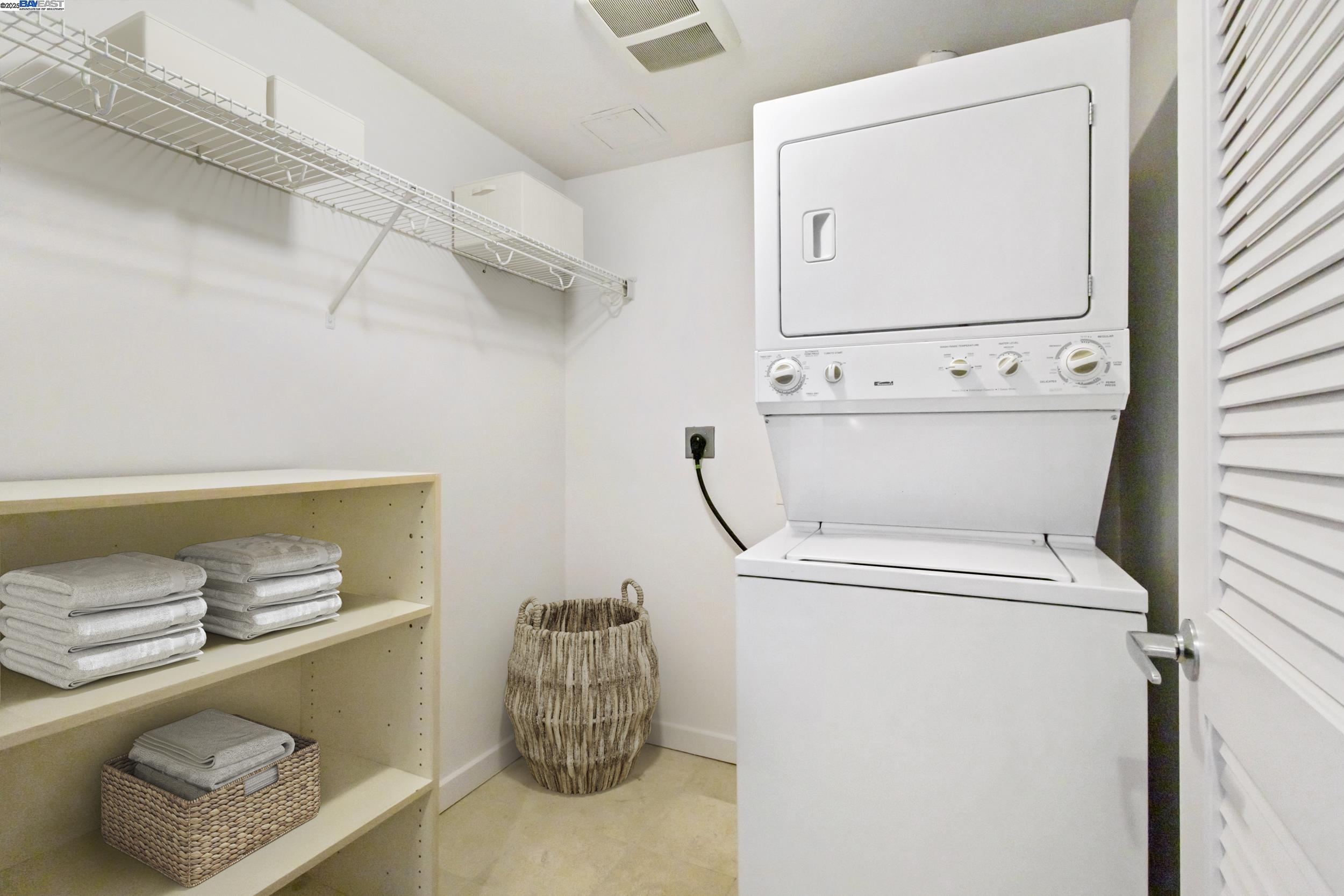 Detail Gallery Image 14 of 20 For 630 Thomas L Berkley Way #514,  Oakland,  CA 94612 - 3 Beds | 2 Baths