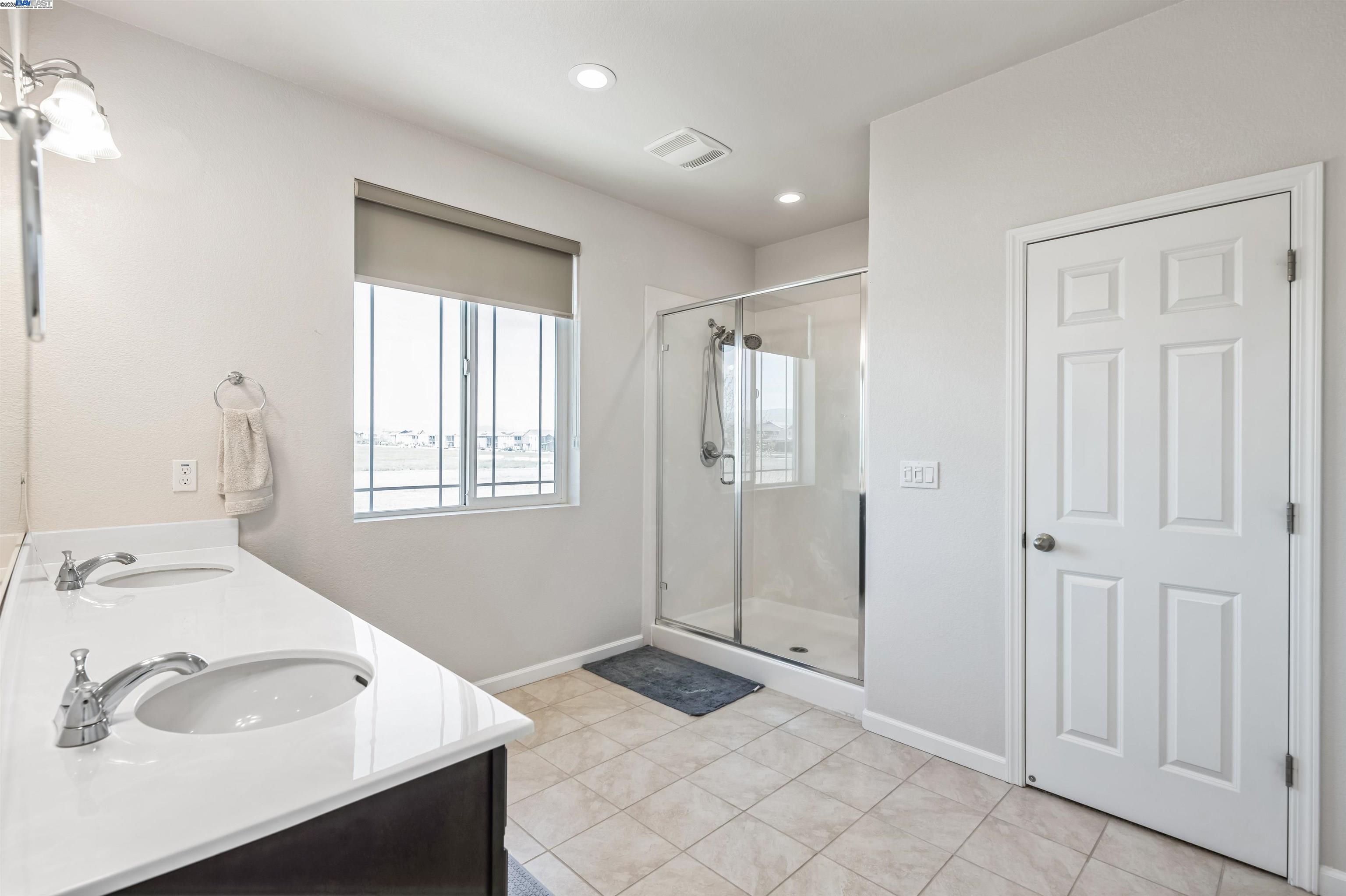 Detail Gallery Image 28 of 33 For 1539 S Oliveira Dr, Mountain House,  CA 95391 - 4 Beds | 3 Baths