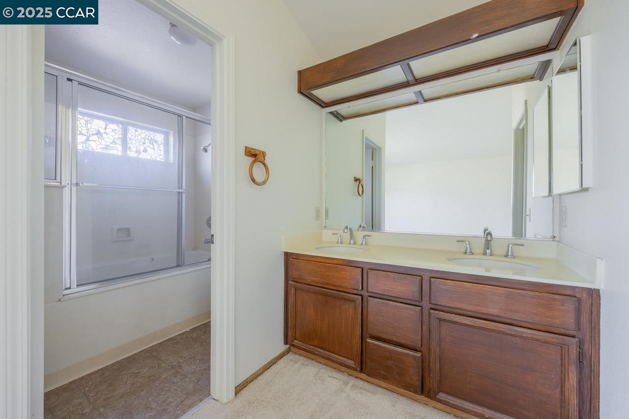 Detail Gallery Image 11 of 21 For 120 Bridgeview Ct, Crockett,  CA 94525 - 3 Beds | 2/1 Baths