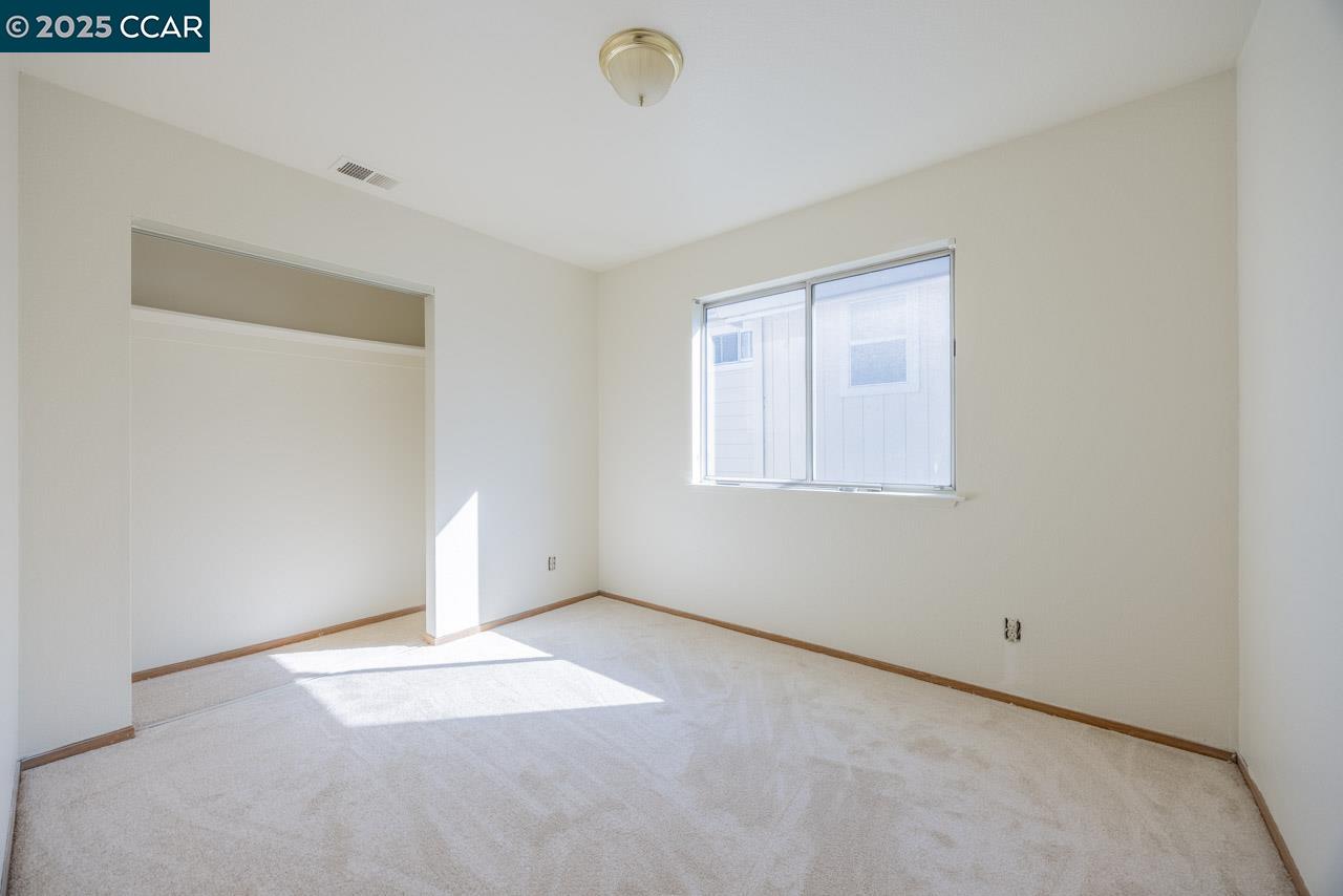 Detail Gallery Image 12 of 21 For 120 Bridgeview Ct, Crockett,  CA 94525 - 3 Beds | 2/1 Baths
