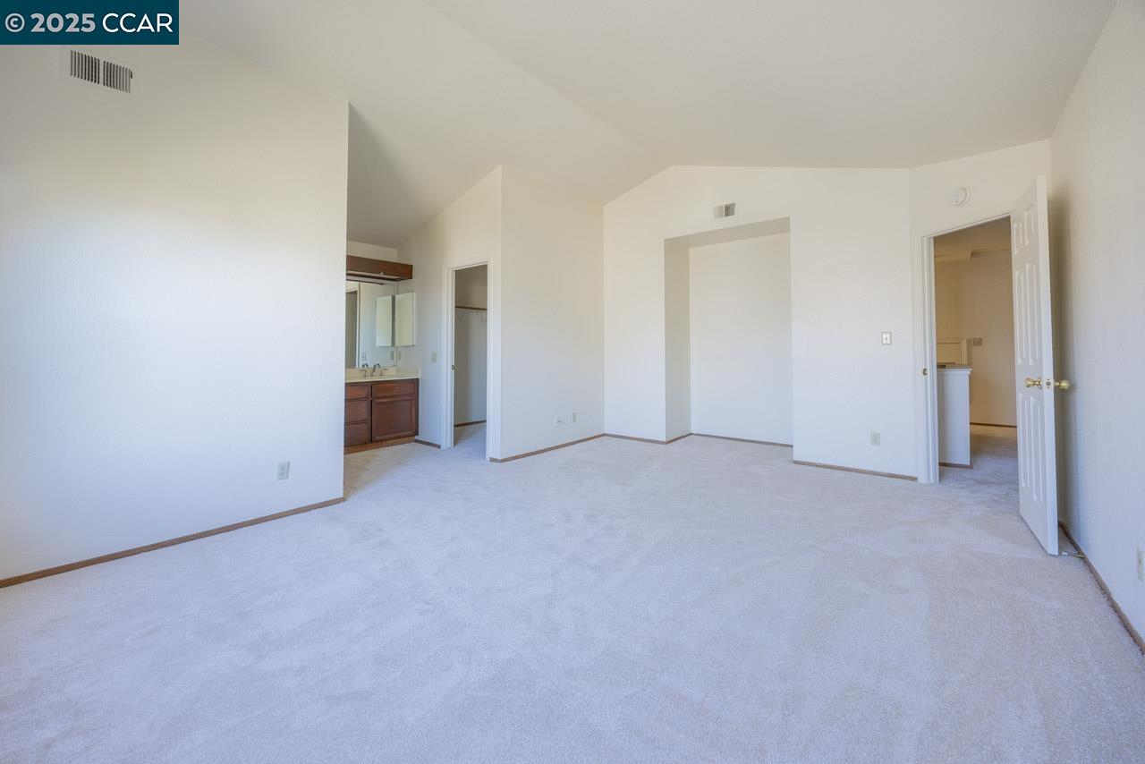 Detail Gallery Image 14 of 21 For 120 Bridgeview Ct, Crockett,  CA 94525 - 3 Beds | 2/1 Baths