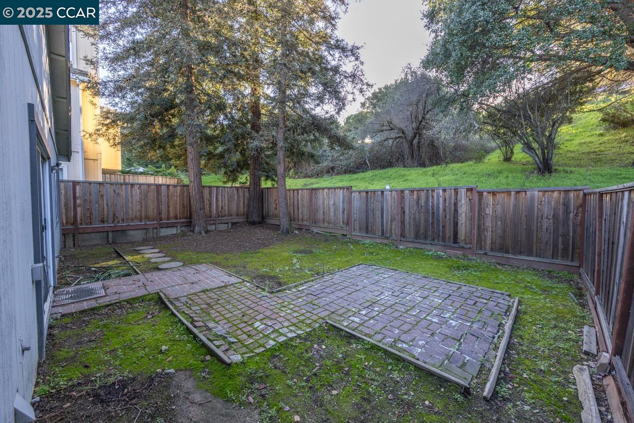 Detail Gallery Image 19 of 21 For 120 Bridgeview Ct, Crockett,  CA 94525 - 3 Beds | 2/1 Baths