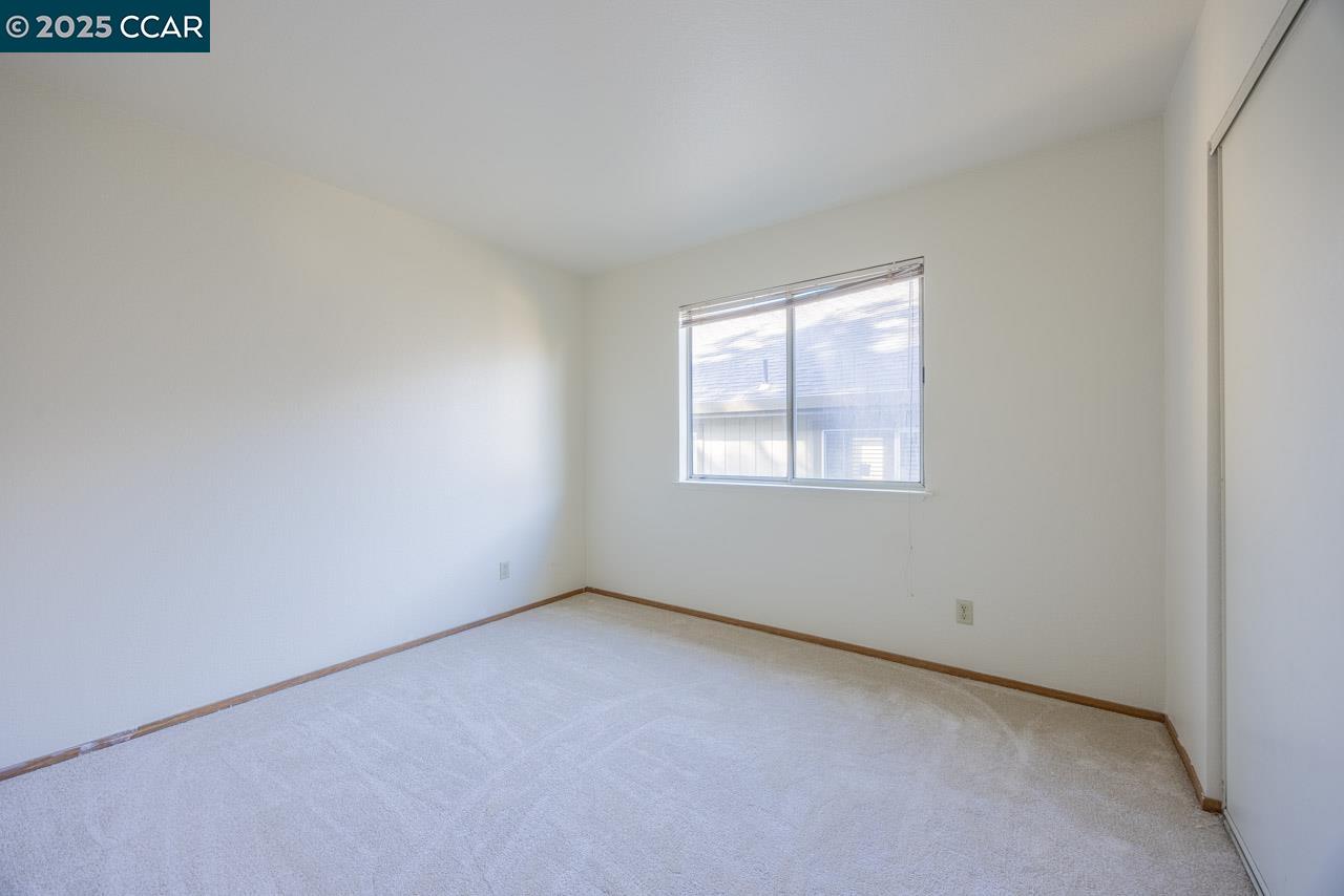 Detail Gallery Image 10 of 21 For 120 Bridgeview Ct, Crockett,  CA 94525 - 3 Beds | 2/1 Baths