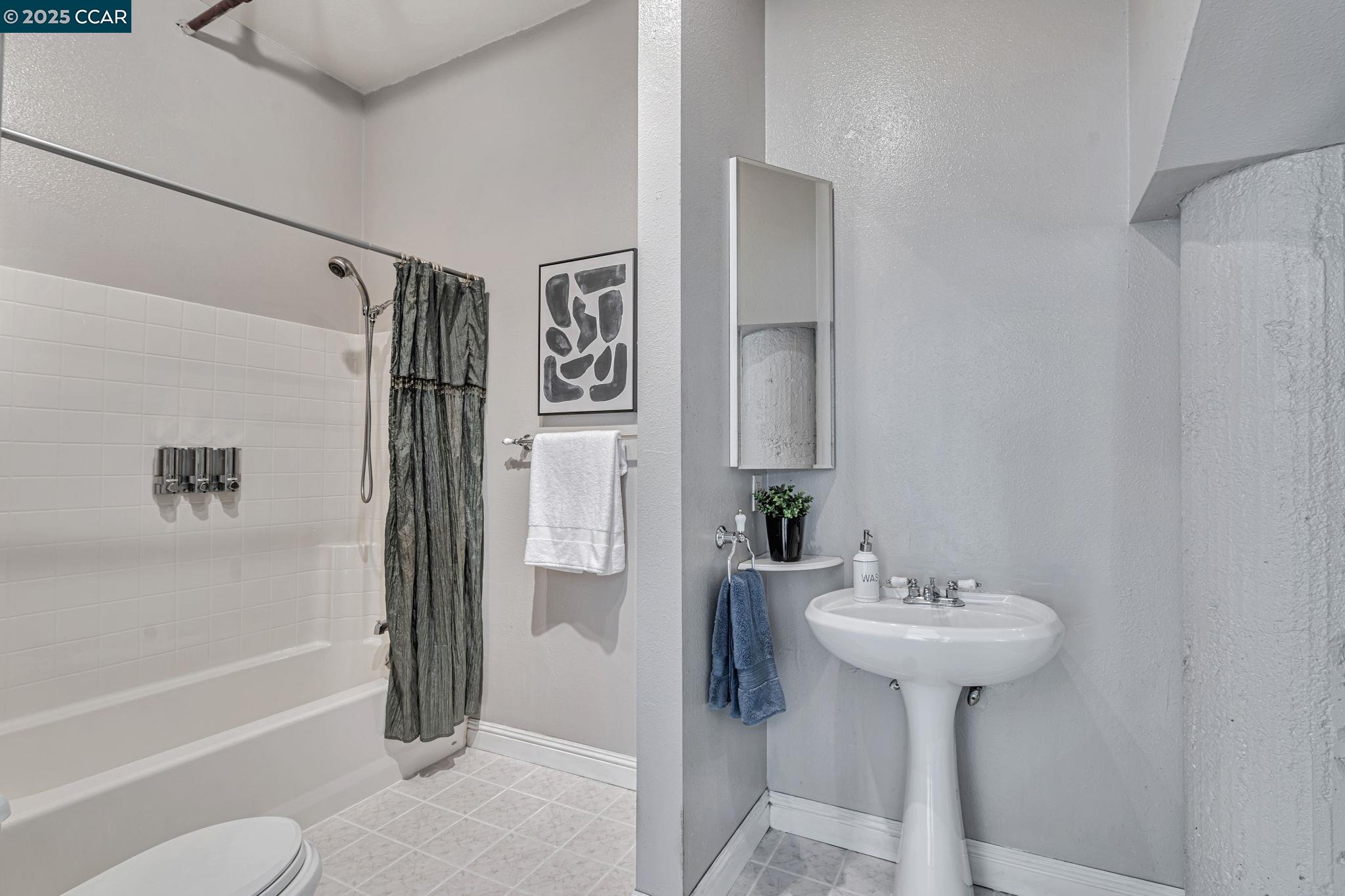 Detail Gallery Image 12 of 20 For 730 29th St #202,  Oakland,  CA 94609 - 1 Beds | 1 Baths