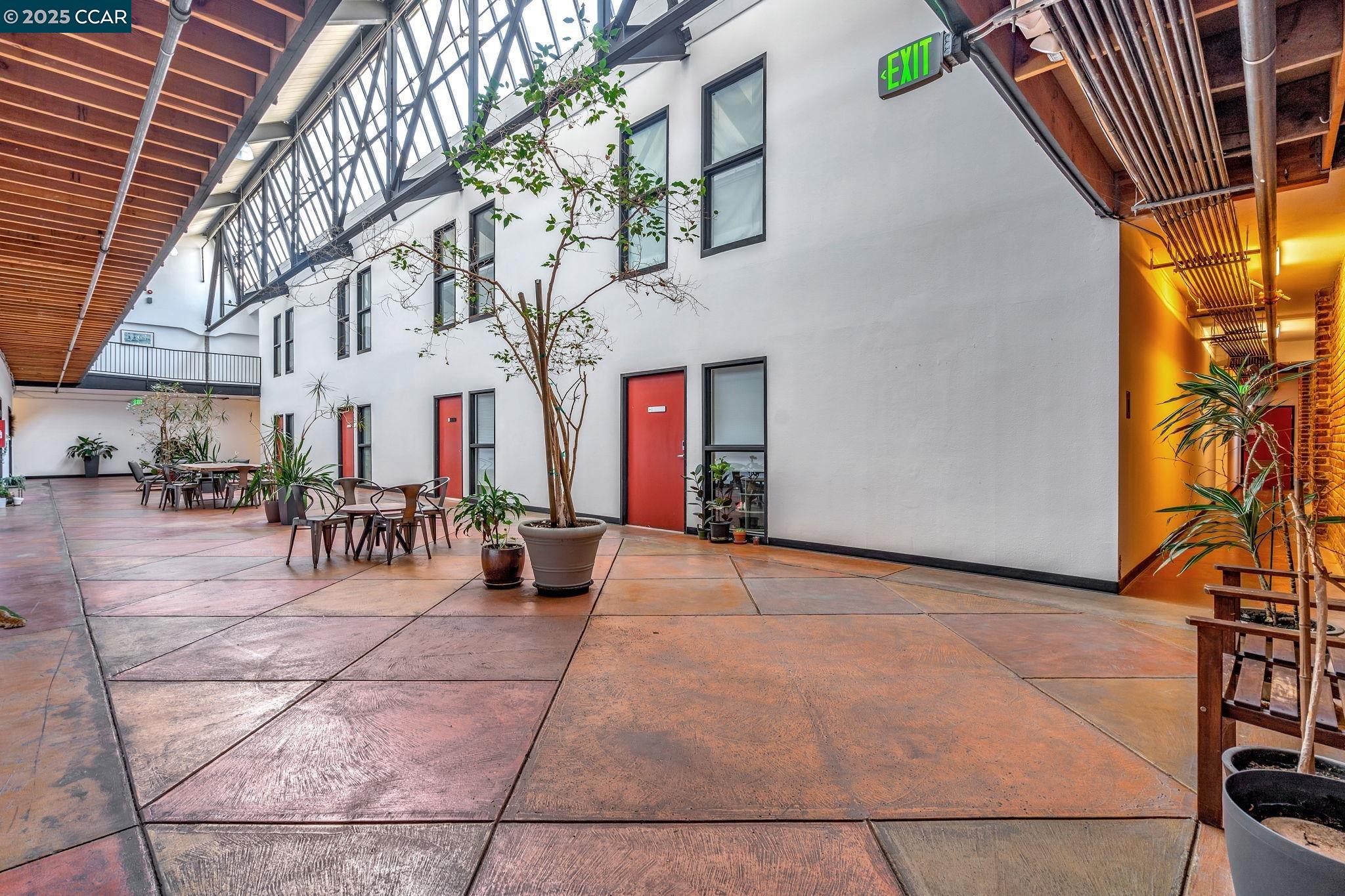 Detail Gallery Image 16 of 20 For 730 29th St #202,  Oakland,  CA 94609 - 1 Beds | 1 Baths