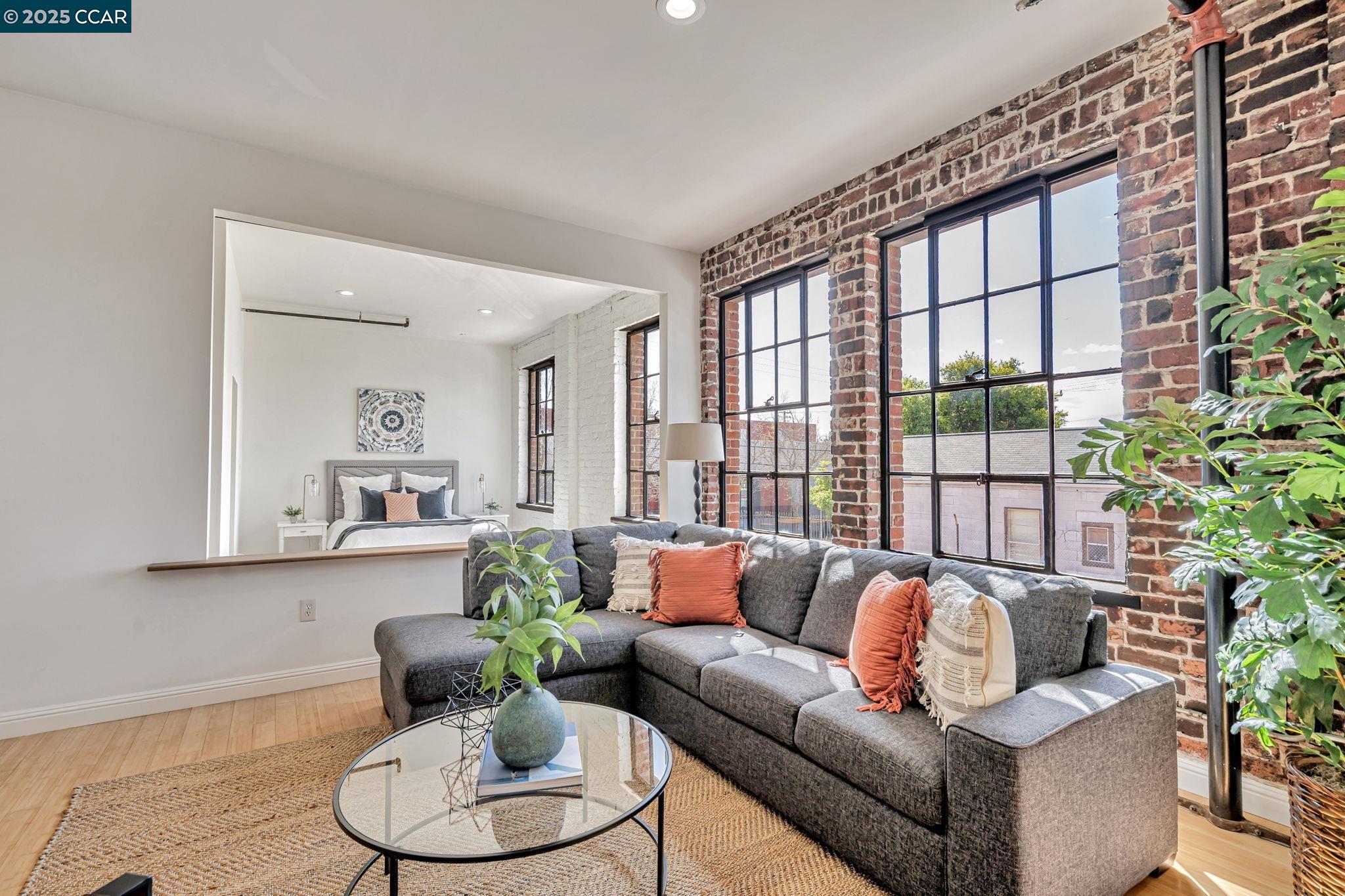 Detail Gallery Image 5 of 20 For 730 29th St #202,  Oakland,  CA 94609 - 1 Beds | 1 Baths