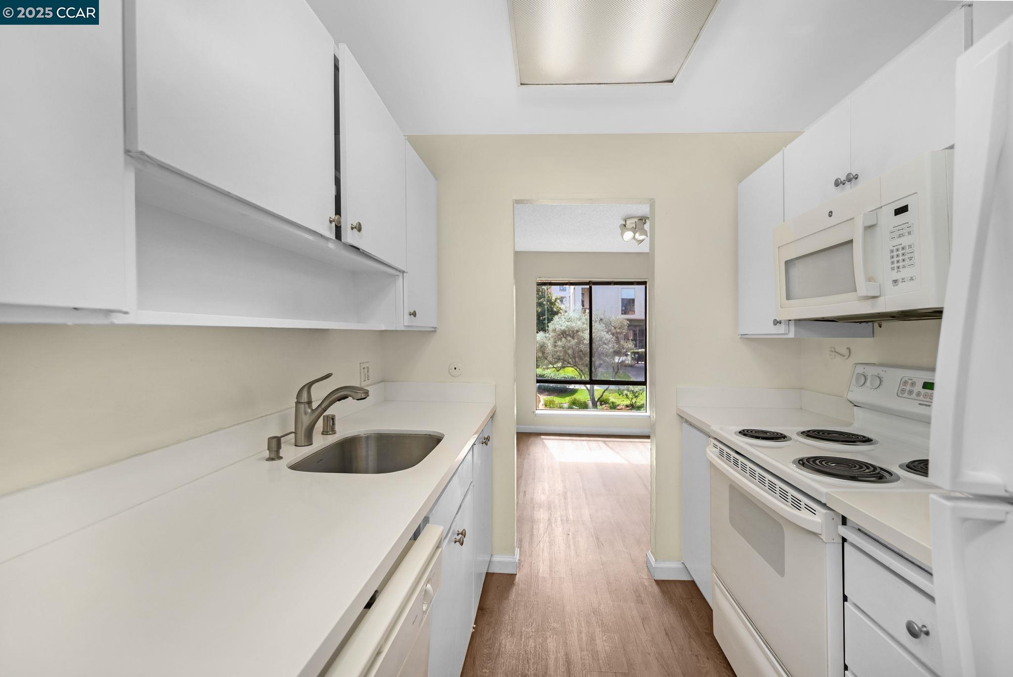 Photo #2: 41091198 Listing 