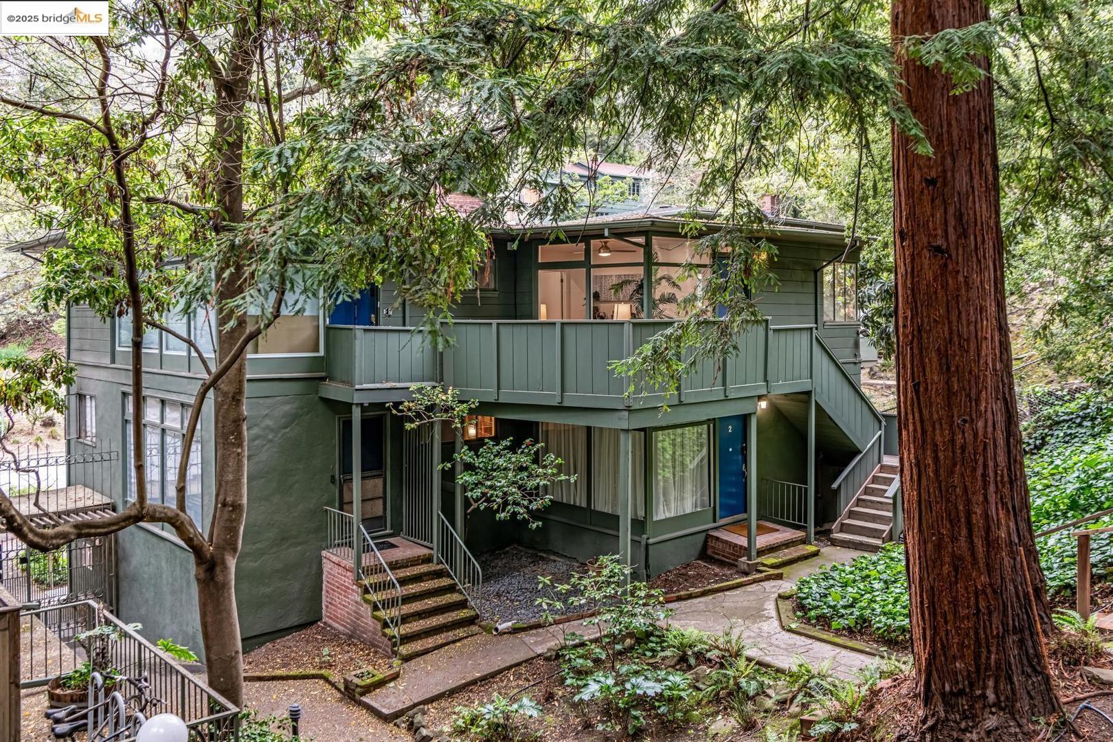 Detail Gallery Image 1 of 24 For 2704 Le Conte Ave #4,  Berkeley,  CA 94709 - 1 Beds | 1 Baths