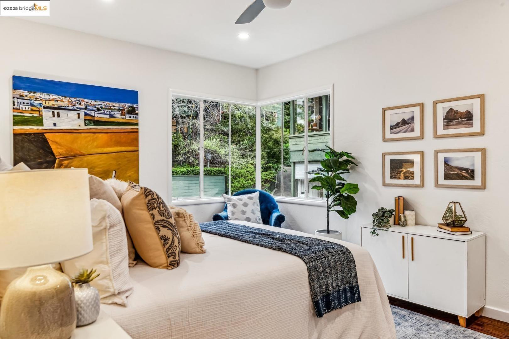 Detail Gallery Image 13 of 24 For 2704 Le Conte Ave #4,  Berkeley,  CA 94709 - 1 Beds | 1 Baths