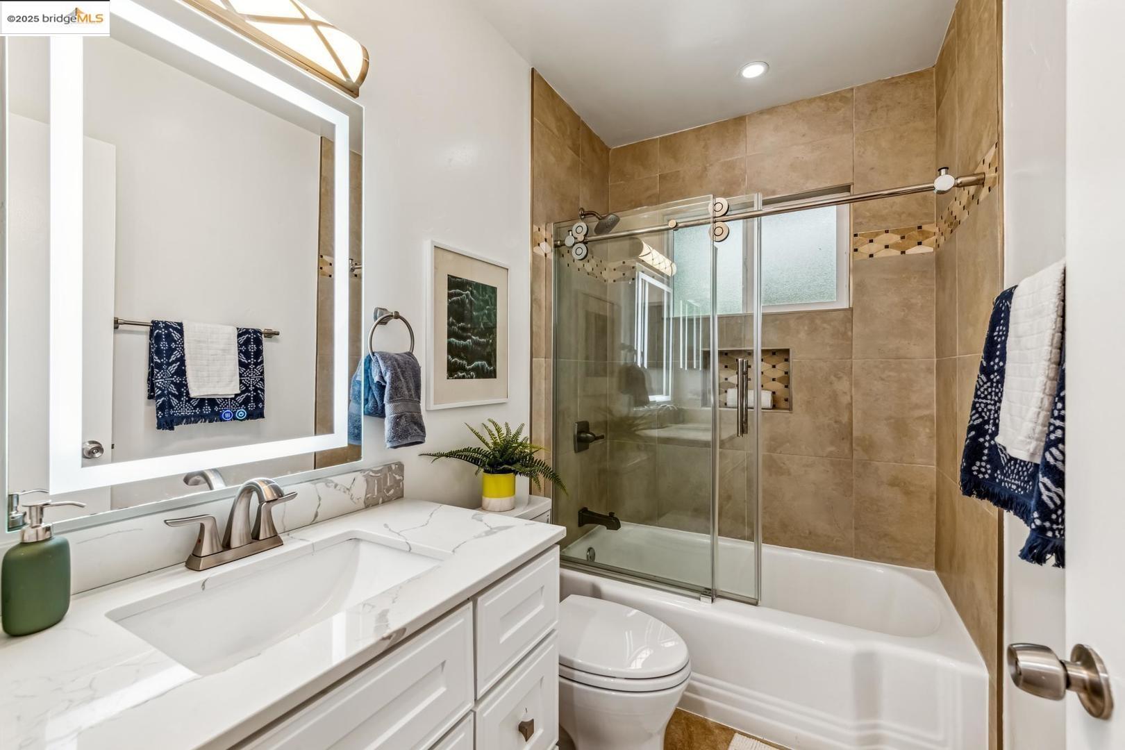 Detail Gallery Image 16 of 24 For 2704 Le Conte Ave #4,  Berkeley,  CA 94709 - 1 Beds | 1 Baths
