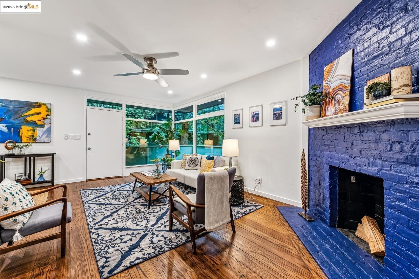 Detail Gallery Image 4 of 24 For 2704 Le Conte Ave #4,  Berkeley,  CA 94709 - 1 Beds | 1 Baths