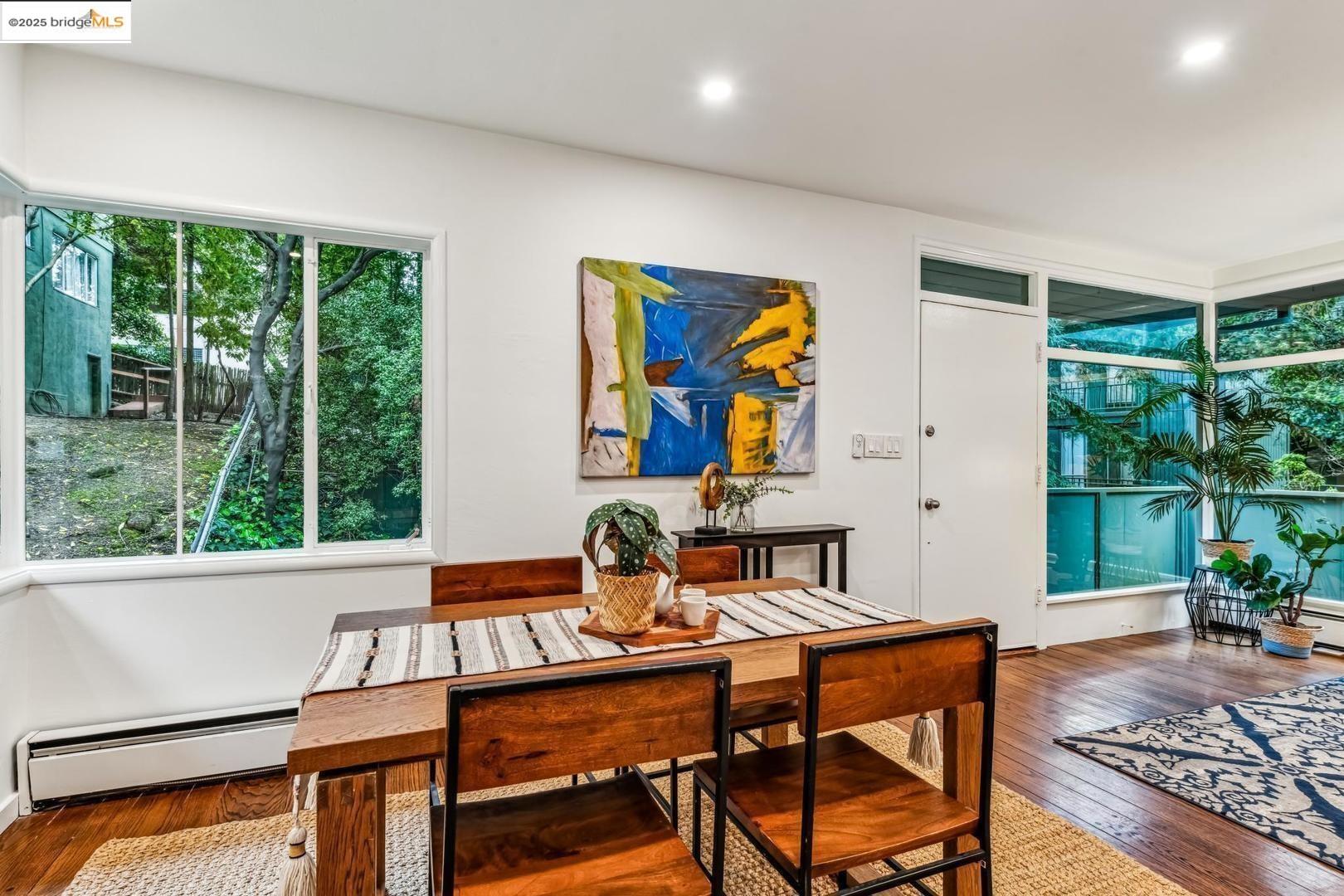 Detail Gallery Image 7 of 24 For 2704 Le Conte Ave #4,  Berkeley,  CA 94709 - 1 Beds | 1 Baths