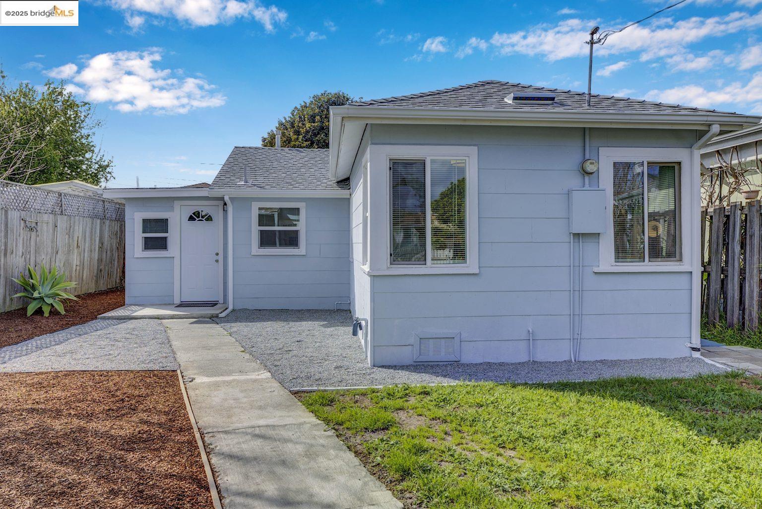 Detail Gallery Image 1 of 1 For 2339 20th St, San Pablo,  CA 94806 - 2 Beds | 1 Baths