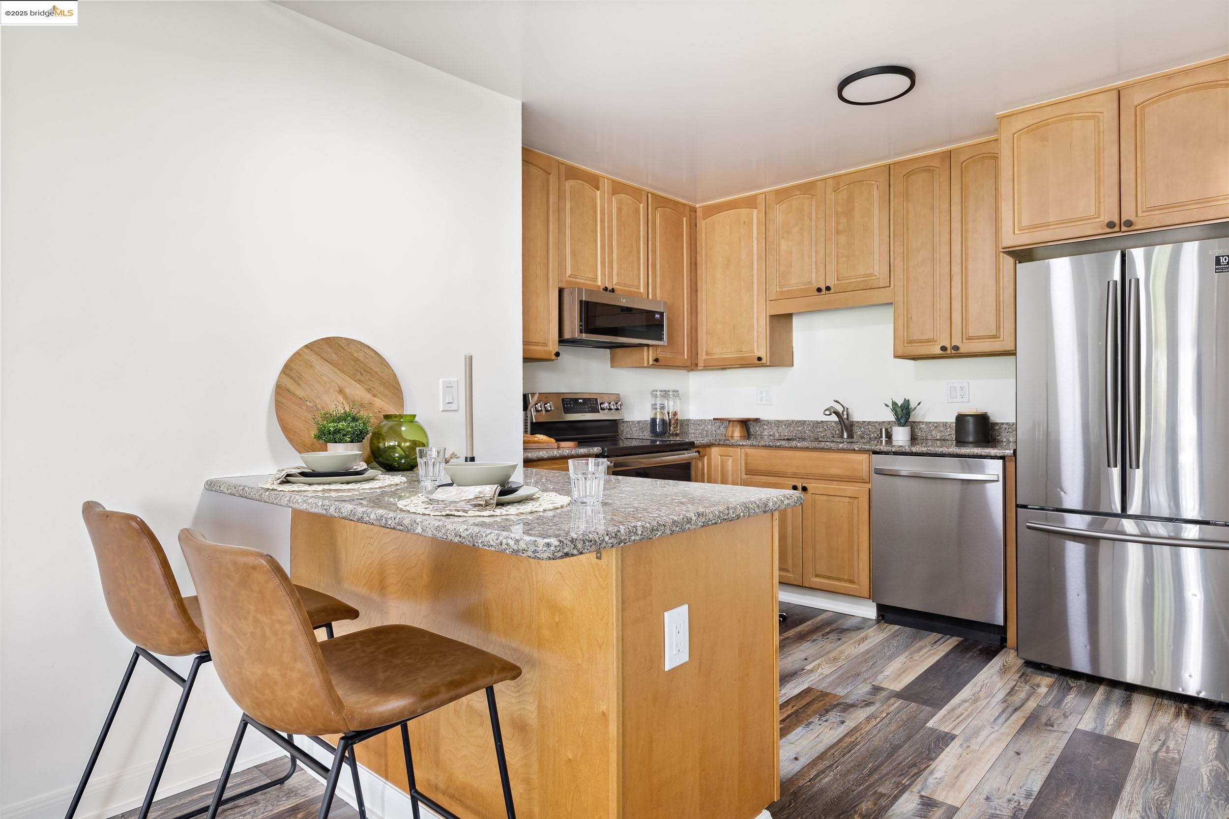 398 Adams St # 202, Oakland, California 94610, 1 Bedroom Bedrooms, 3 Rooms Rooms,1 BathroomBathrooms,Residential,For Sale,398 Adams St # 202,41091210