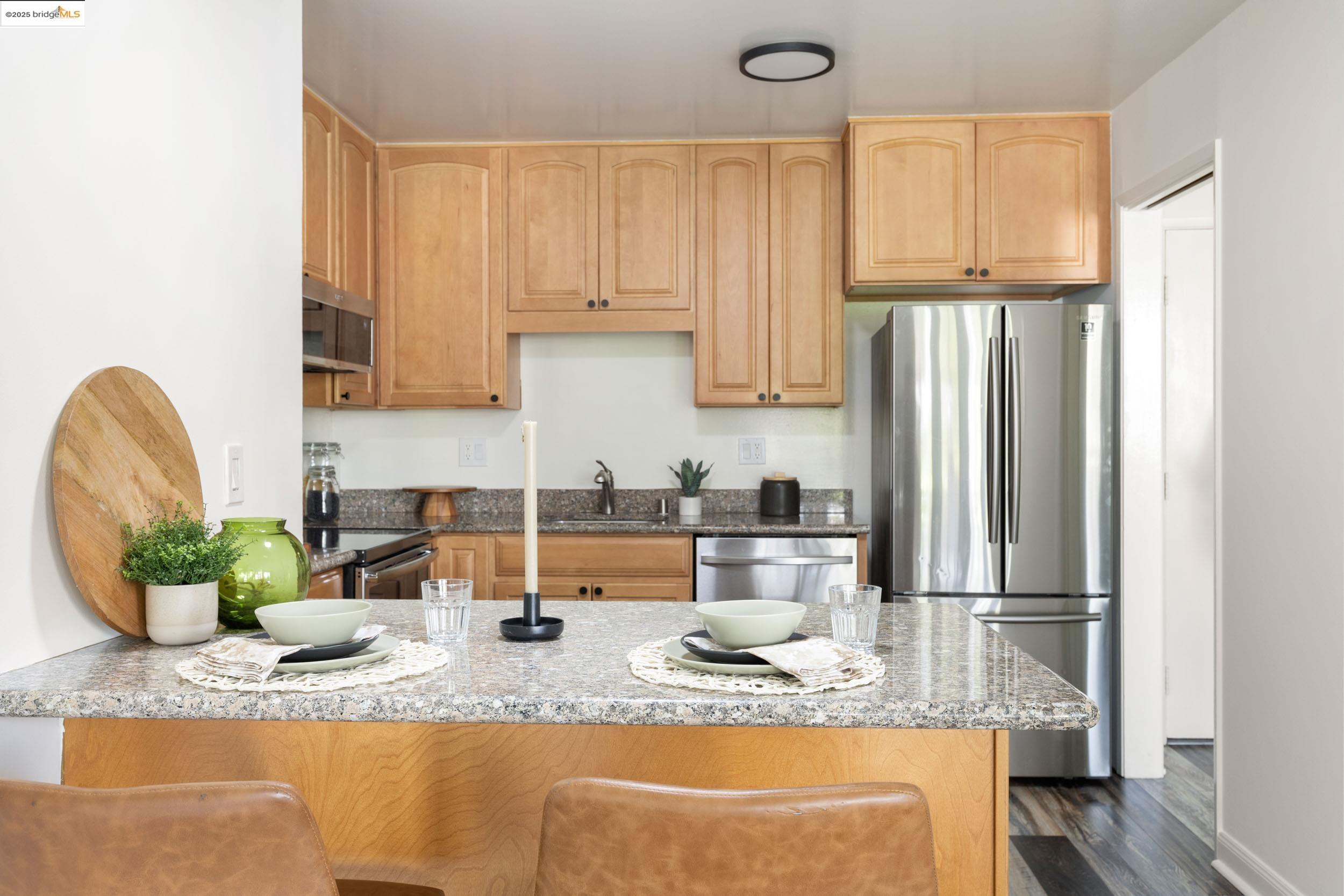 398 Adams St # 202, Oakland, California 94610, 1 Bedroom Bedrooms, 3 Rooms Rooms,1 BathroomBathrooms,Residential,For Sale,398 Adams St # 202,41091210