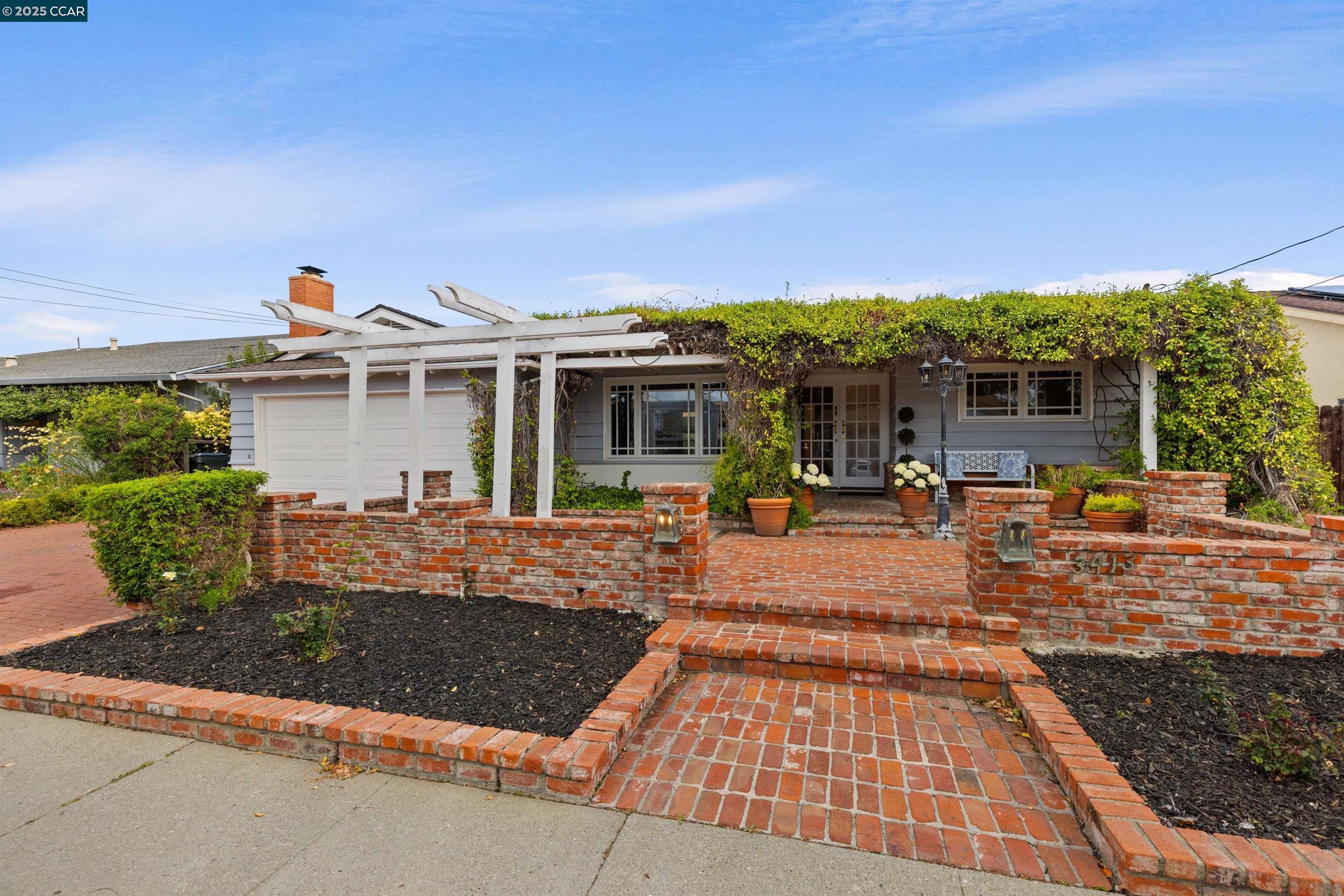 Detail Gallery Image 1 of 1 For 3413 Longview Rd, Antioch,  CA 94509 - 3 Beds | 2 Baths