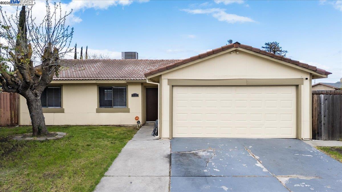 Detail Gallery Image 1 of 1 For 9335 Cherbourg Way, Stockton,  CA 95210 - 3 Beds | 2 Baths