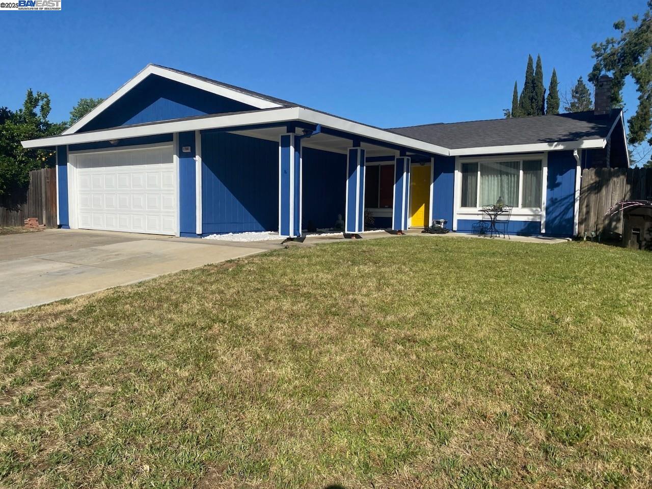 Detail Gallery Image 1 of 1 For 1700 Klamath River Dr, Rancho Cordova,  CA 95670 - 3 Beds | 2 Baths