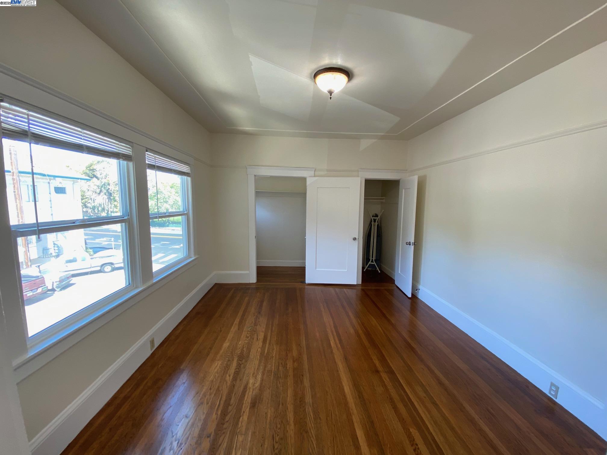 Detail Gallery Image 3 of 18 For Park Blvd #2,  Oakland,  CA 94606 - 1 Beds | 1 Baths