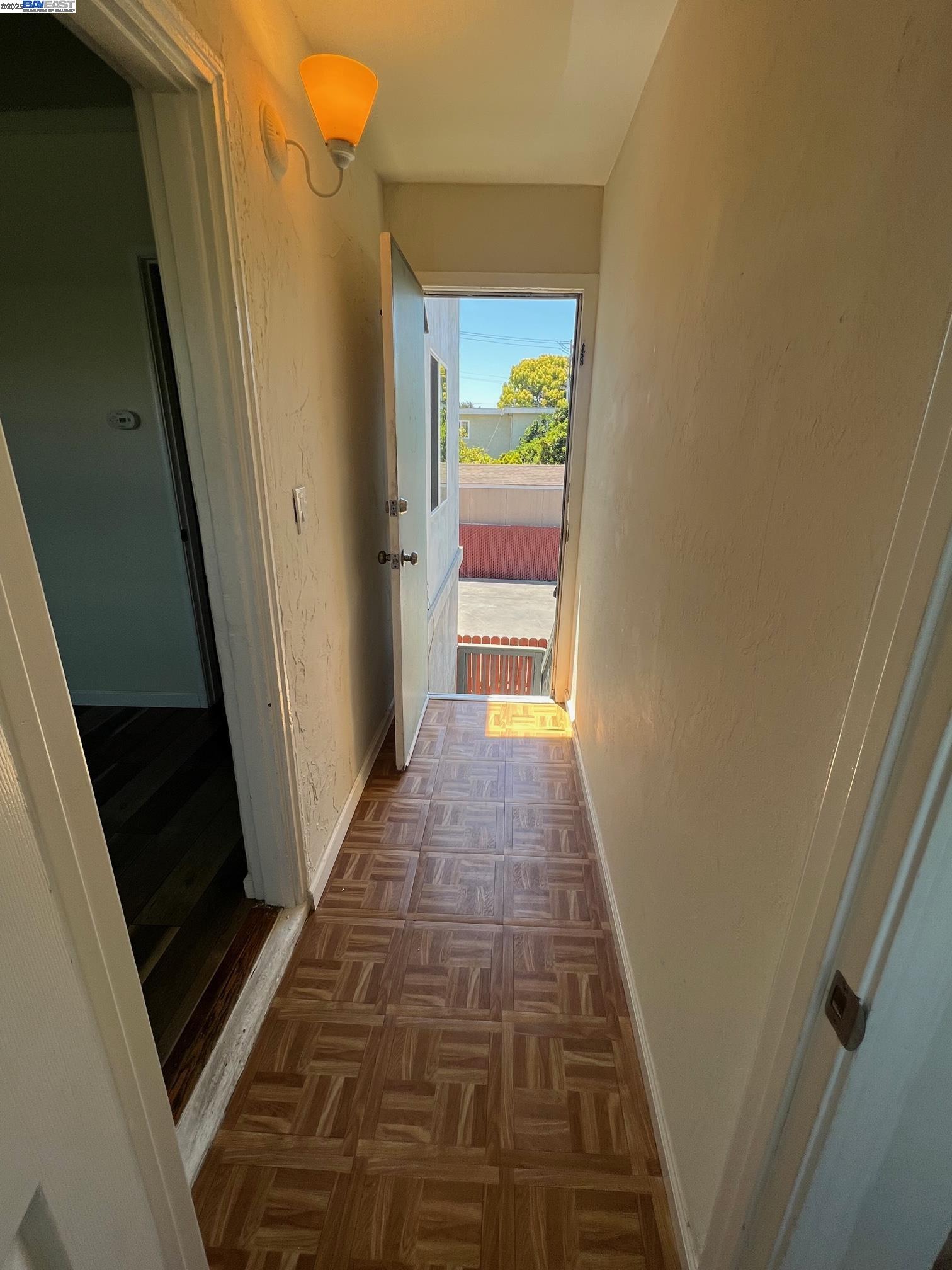 Detail Gallery Image 11 of 15 For 7th St #D,  Berkeley,  CA 94710 - 1 Beds | 1 Baths