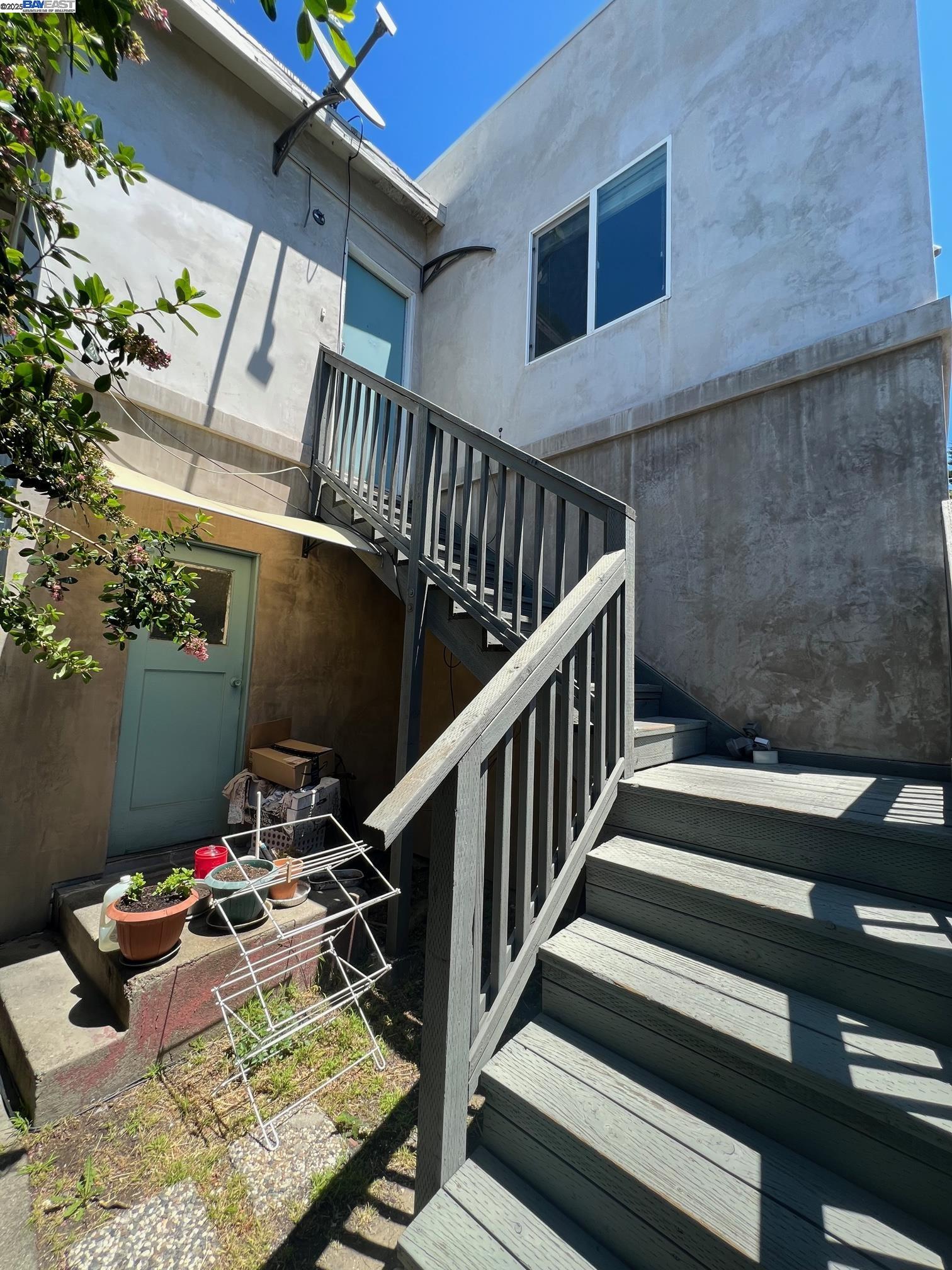 Detail Gallery Image 13 of 15 For 7th St #D,  Berkeley,  CA 94710 - 1 Beds | 1 Baths