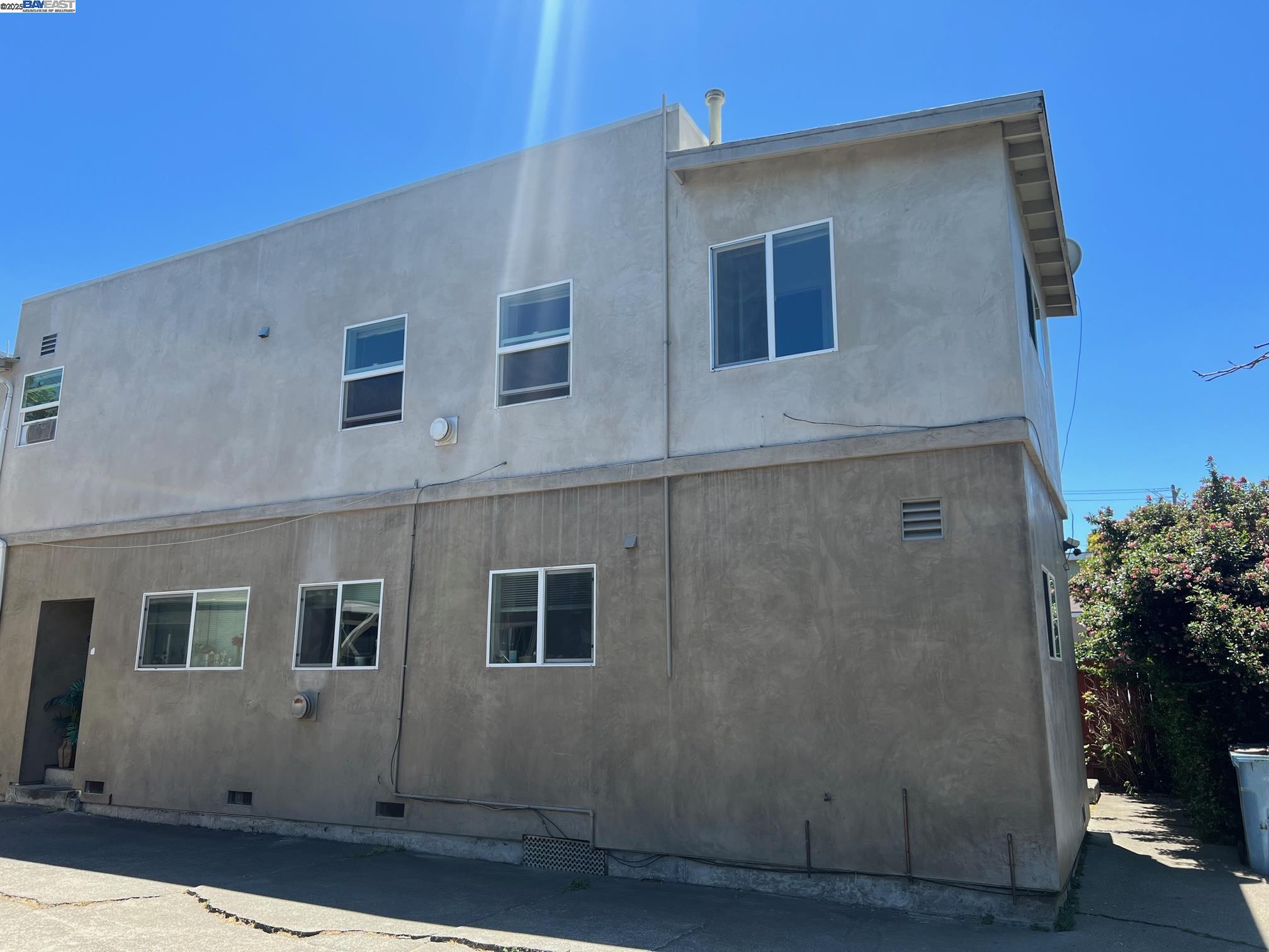 Detail Gallery Image 14 of 15 For 7th St #D,  Berkeley,  CA 94710 - 1 Beds | 1 Baths
