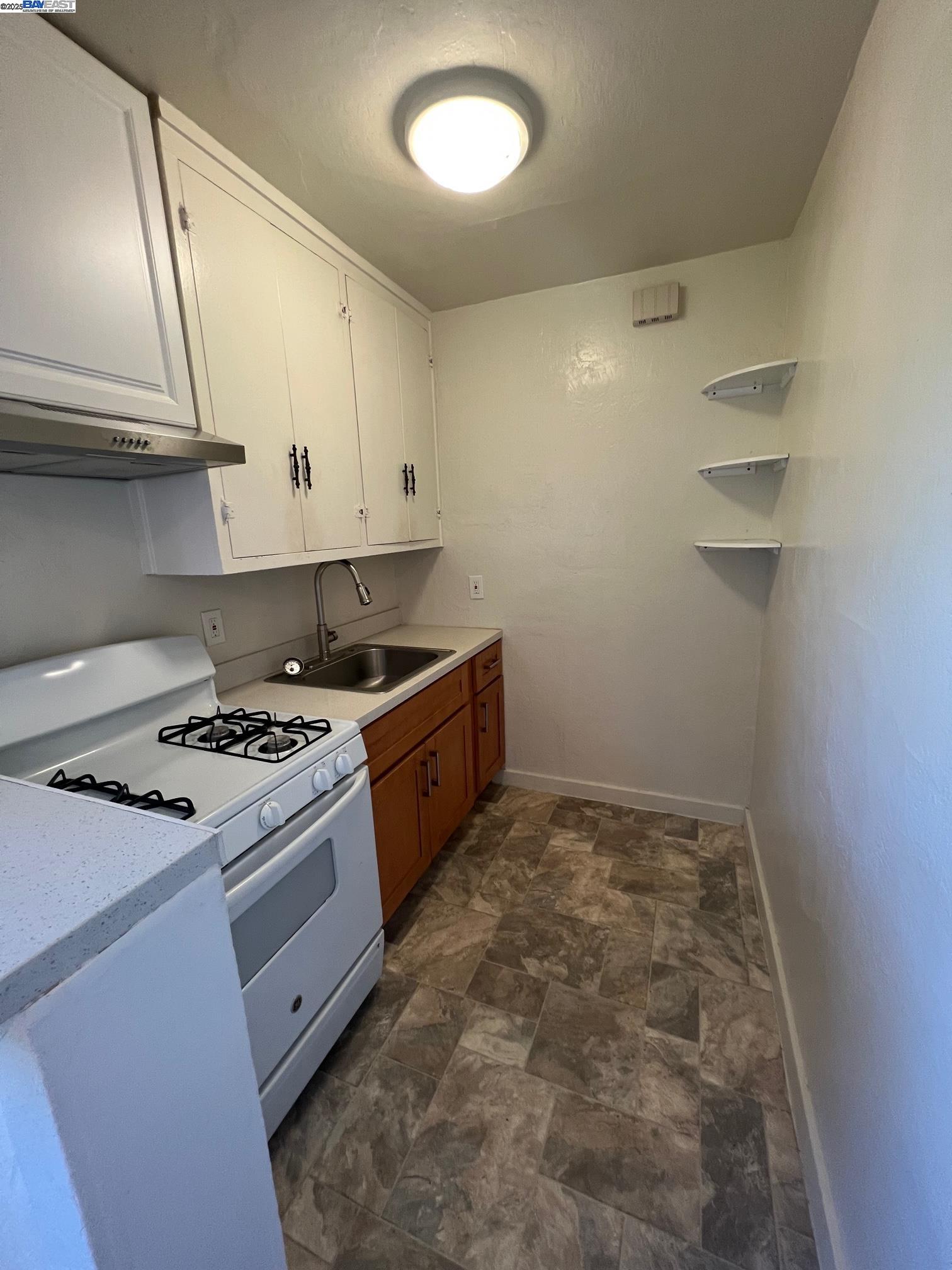 Detail Gallery Image 7 of 15 For 7th St #D,  Berkeley,  CA 94710 - 1 Beds | 1 Baths