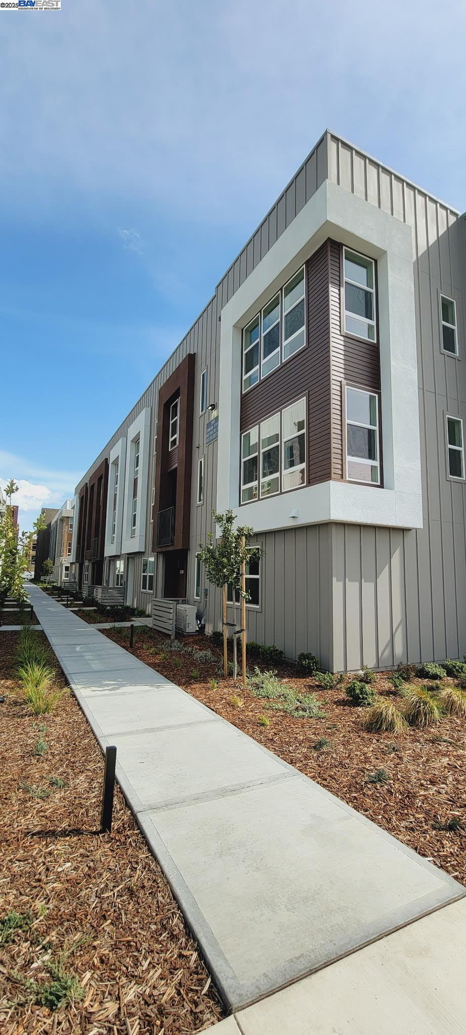 MLS: 41091249 Condo For Sale