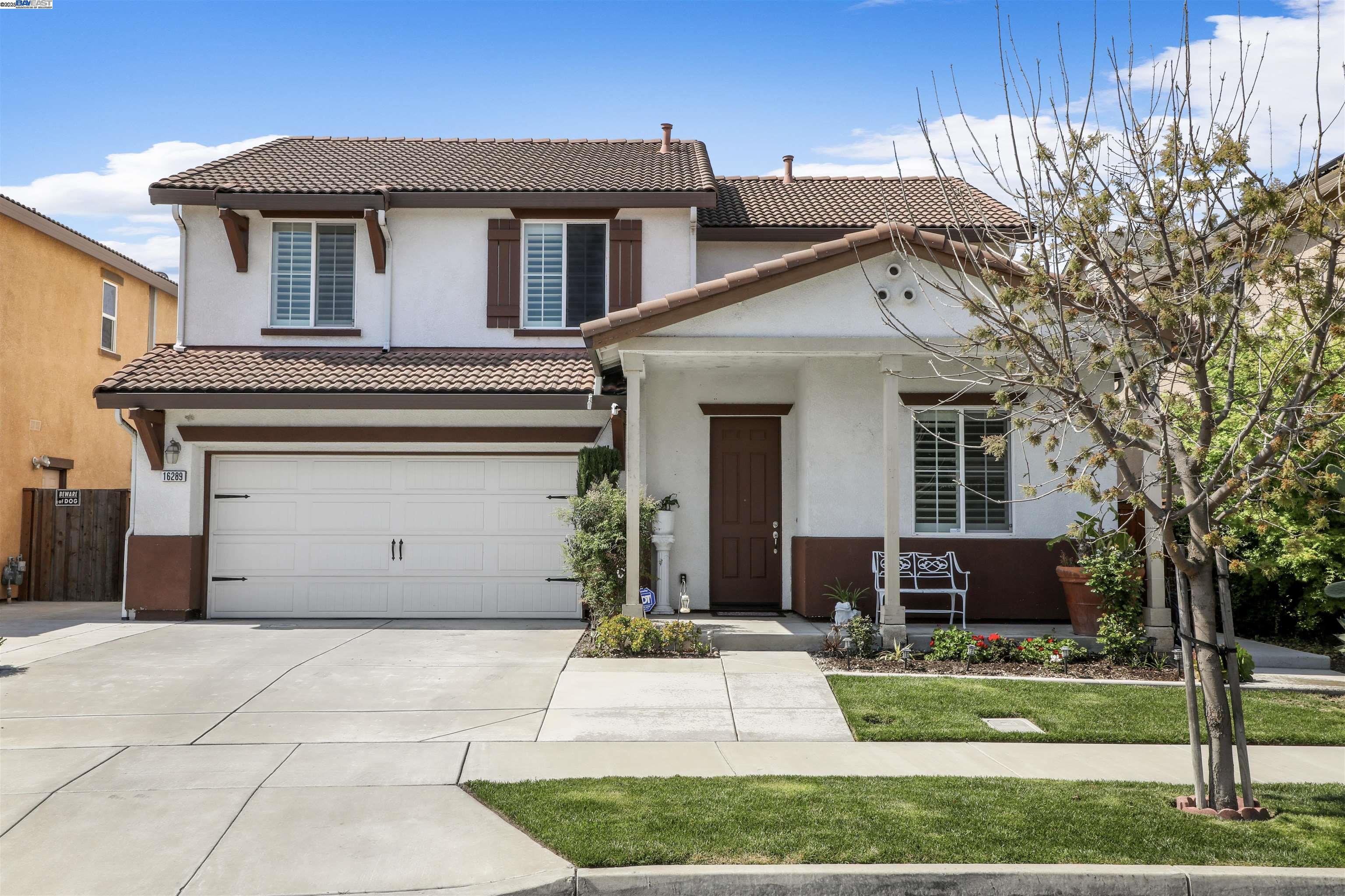 Detail Gallery Image 2 of 37 For 16289 Prairie Fire Court, Lathrop,  CA 95330 - 5 Beds | 3 Baths