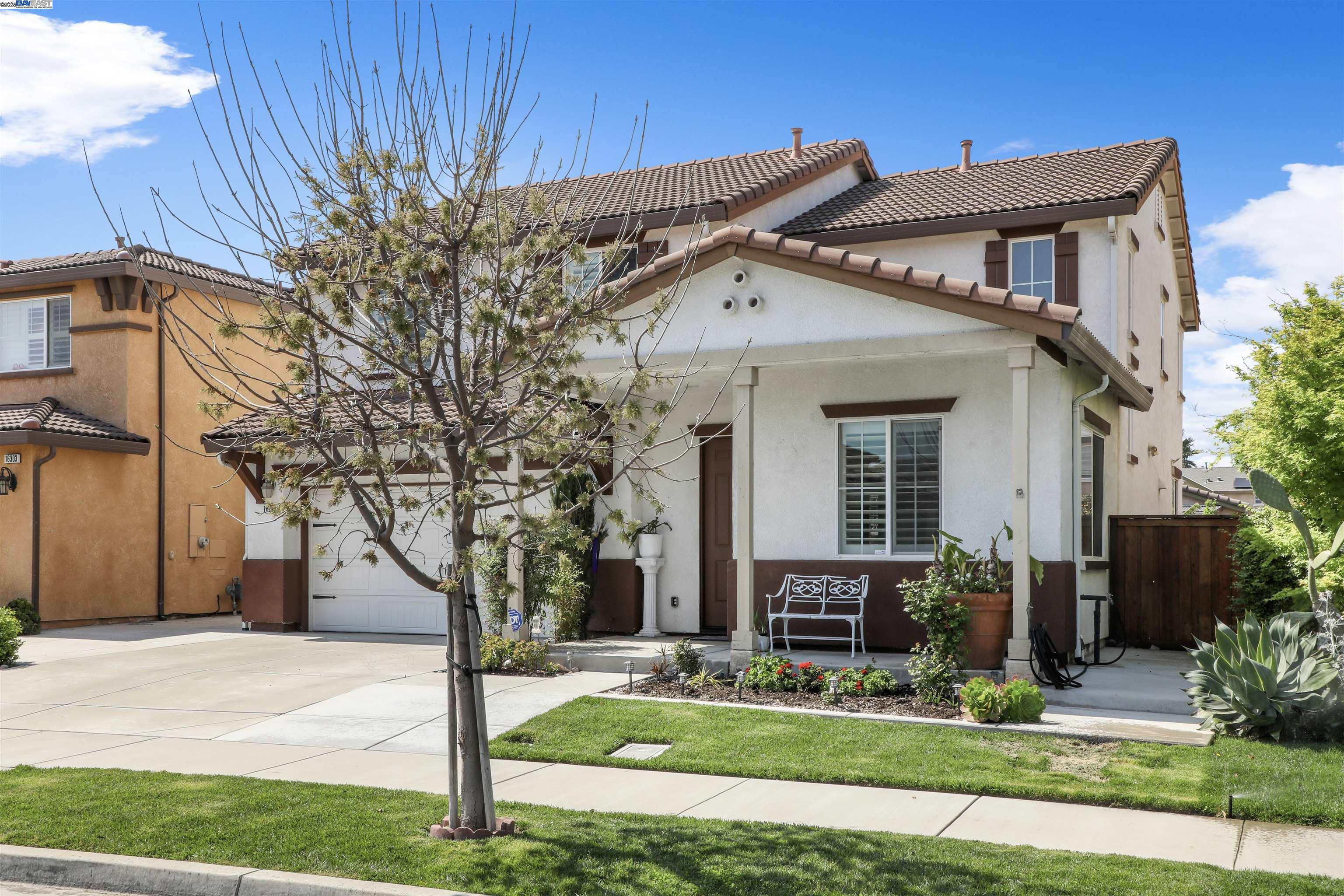 Detail Gallery Image 3 of 37 For 16289 Prairie Fire Court, Lathrop,  CA 95330 - 5 Beds | 3 Baths