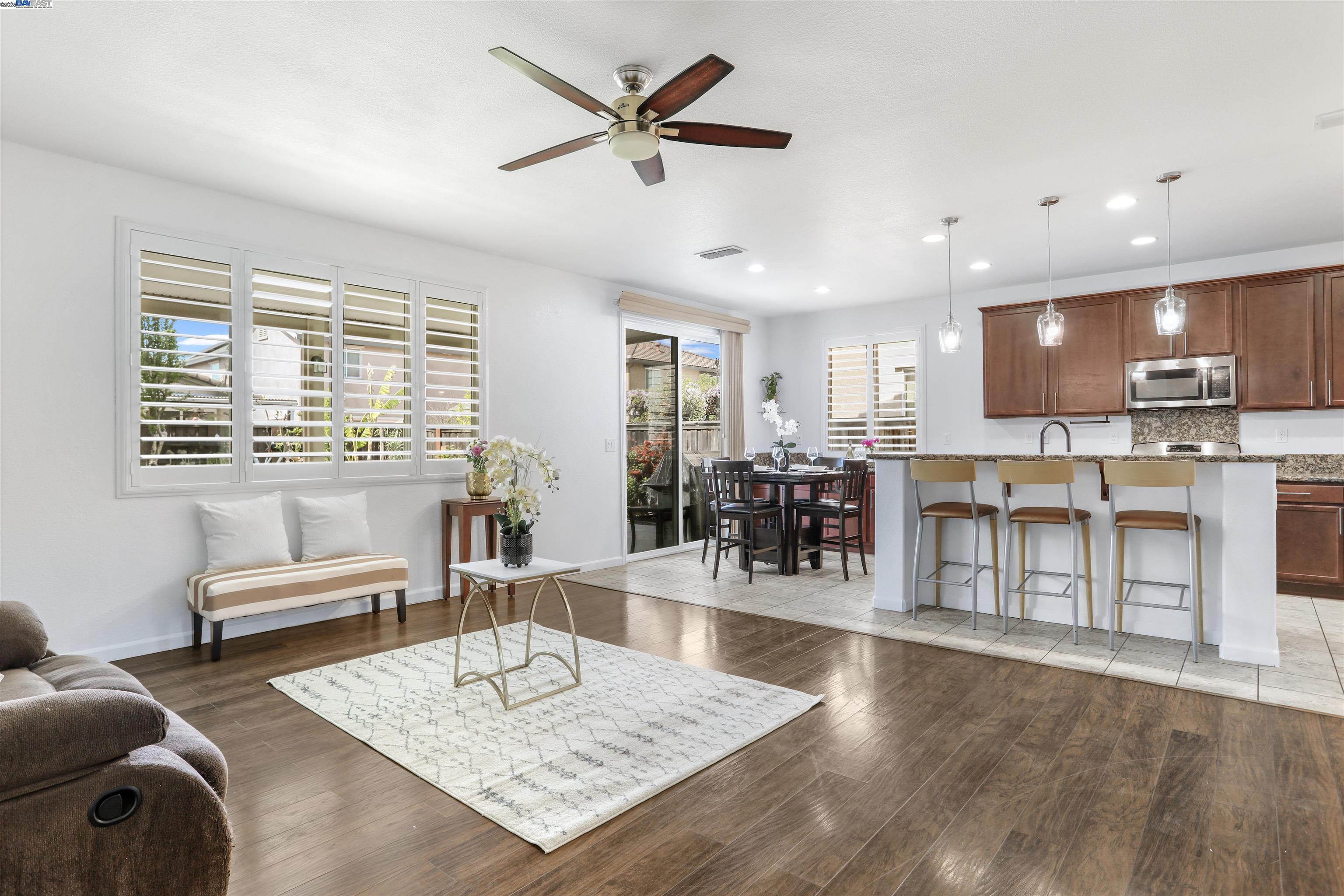 Detail Gallery Image 6 of 37 For 16289 Prairie Fire Court, Lathrop,  CA 95330 - 5 Beds | 3 Baths