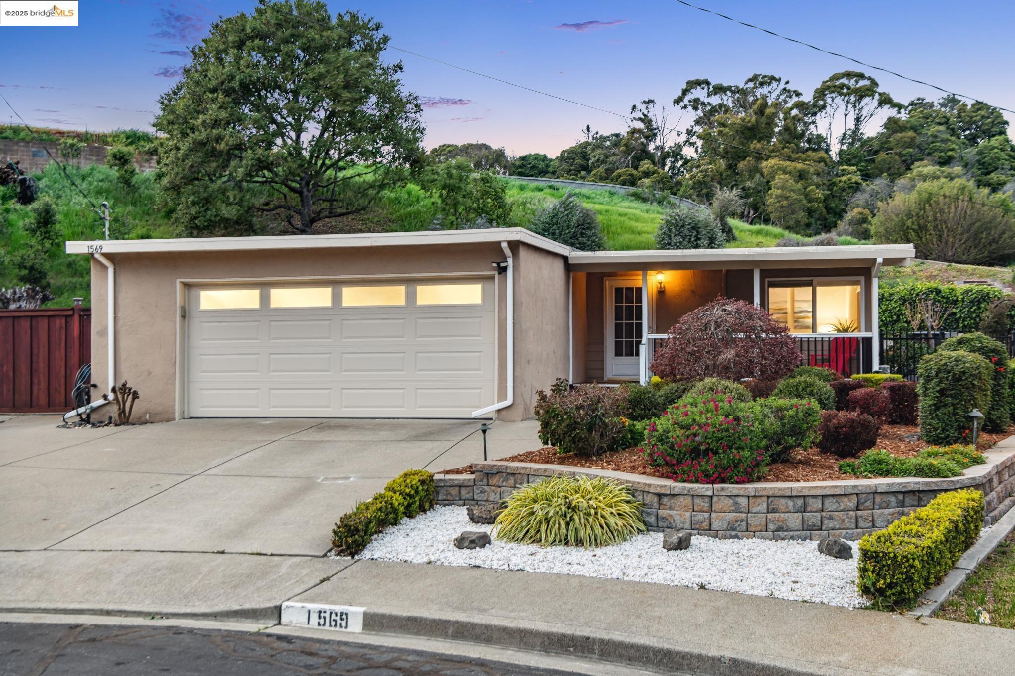 Detail Gallery Image 1 of 1 For 1569 Poquito Ct, Pinole,  CA 94564 - 3 Beds | 2 Baths