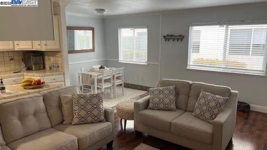Detail Gallery Image 3 of 12 For 341 Blossom Hill Rd #3,  San Jose,  CA 95123 - 2 Beds | 1 Baths