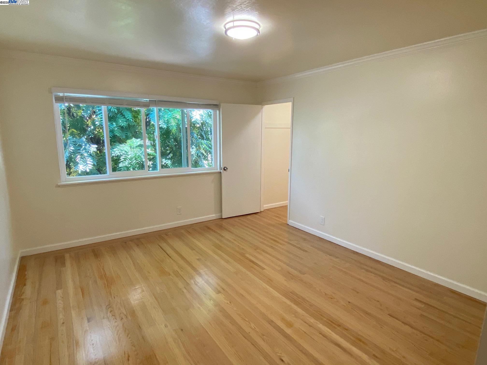 Detail Gallery Image 12 of 31 For Island Dr, Alameda,  CA 94502 - 4 Beds | 2 Baths