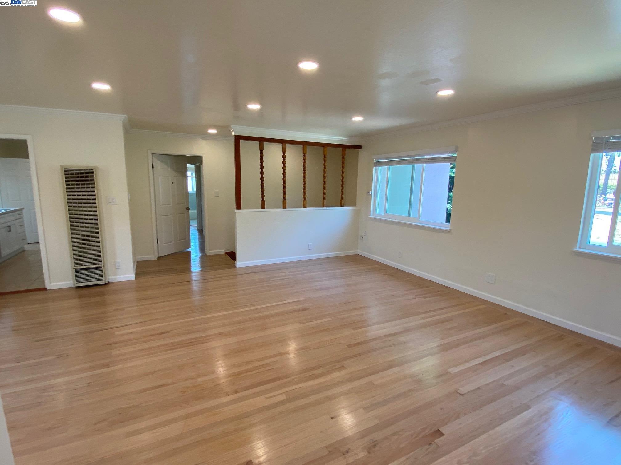 Detail Gallery Image 7 of 31 For Island Dr, Alameda,  CA 94502 - 4 Beds | 2 Baths