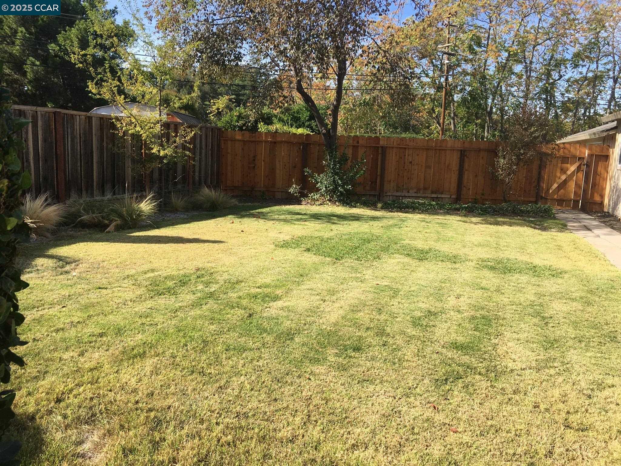 Detail Gallery Image 8 of 11 For 1330 Bentley #B,  Concord,  CA 94518 - 1 Beds | 1 Baths