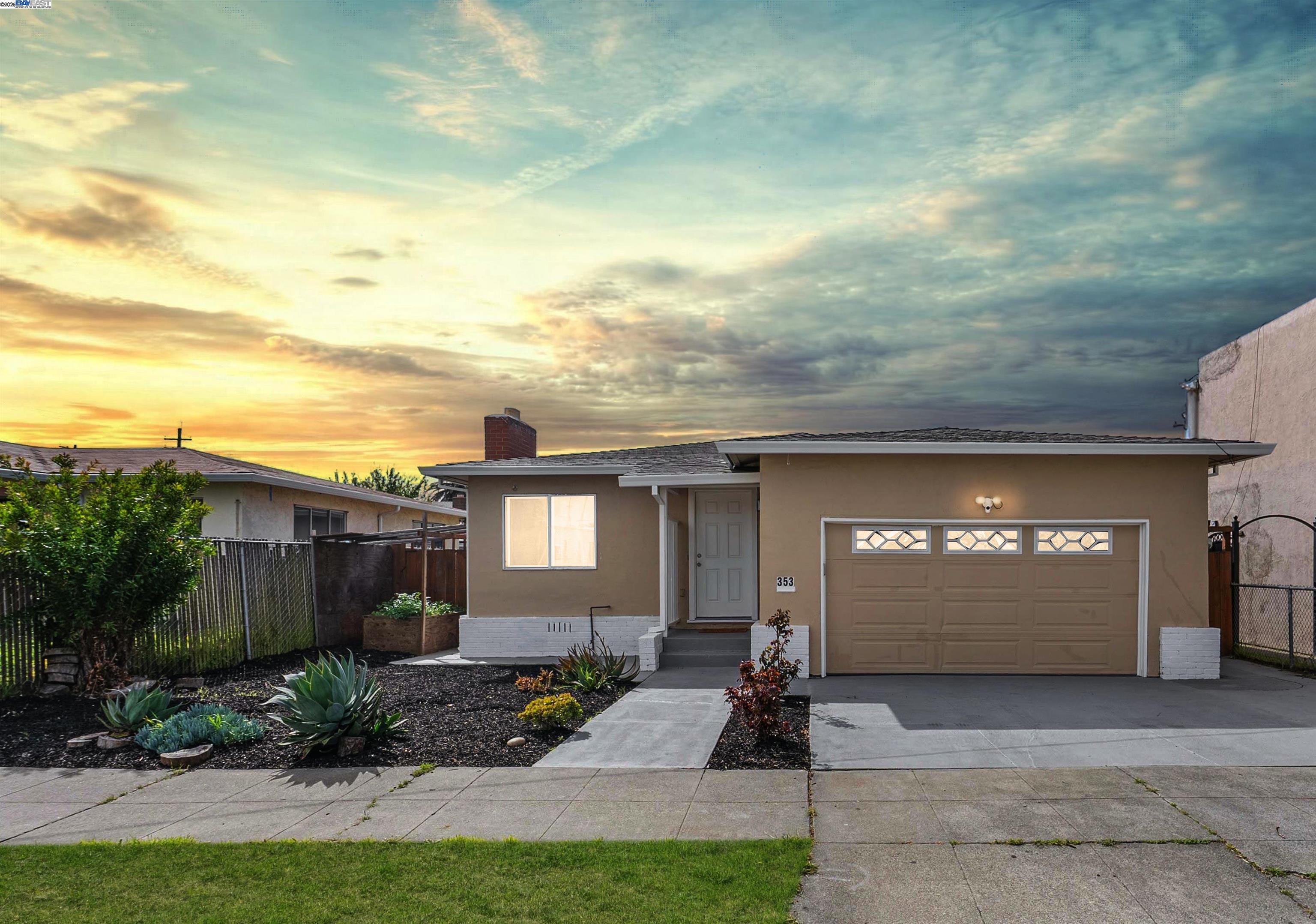 Detail Gallery Image 1 of 1 For 353 S 17th St, Richmond,  CA 94804 - 3 Beds | 2 Baths