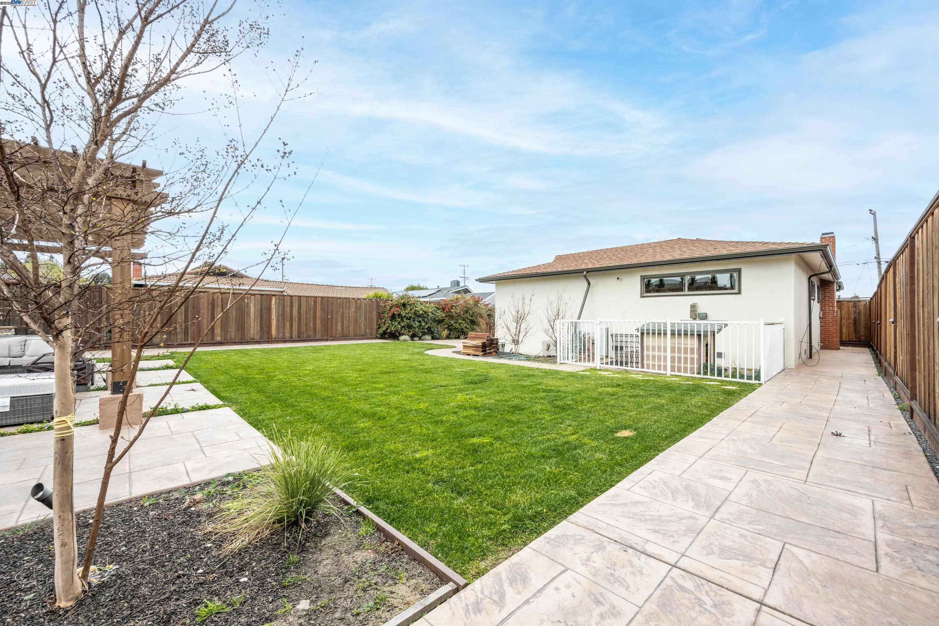 1338 Thais Ln, Hayward, California 94544, 3 Bedrooms Bedrooms, 5 Rooms Rooms,2 BathroomsBathrooms,Residential,For Sale,1338 Thais Ln,41091293